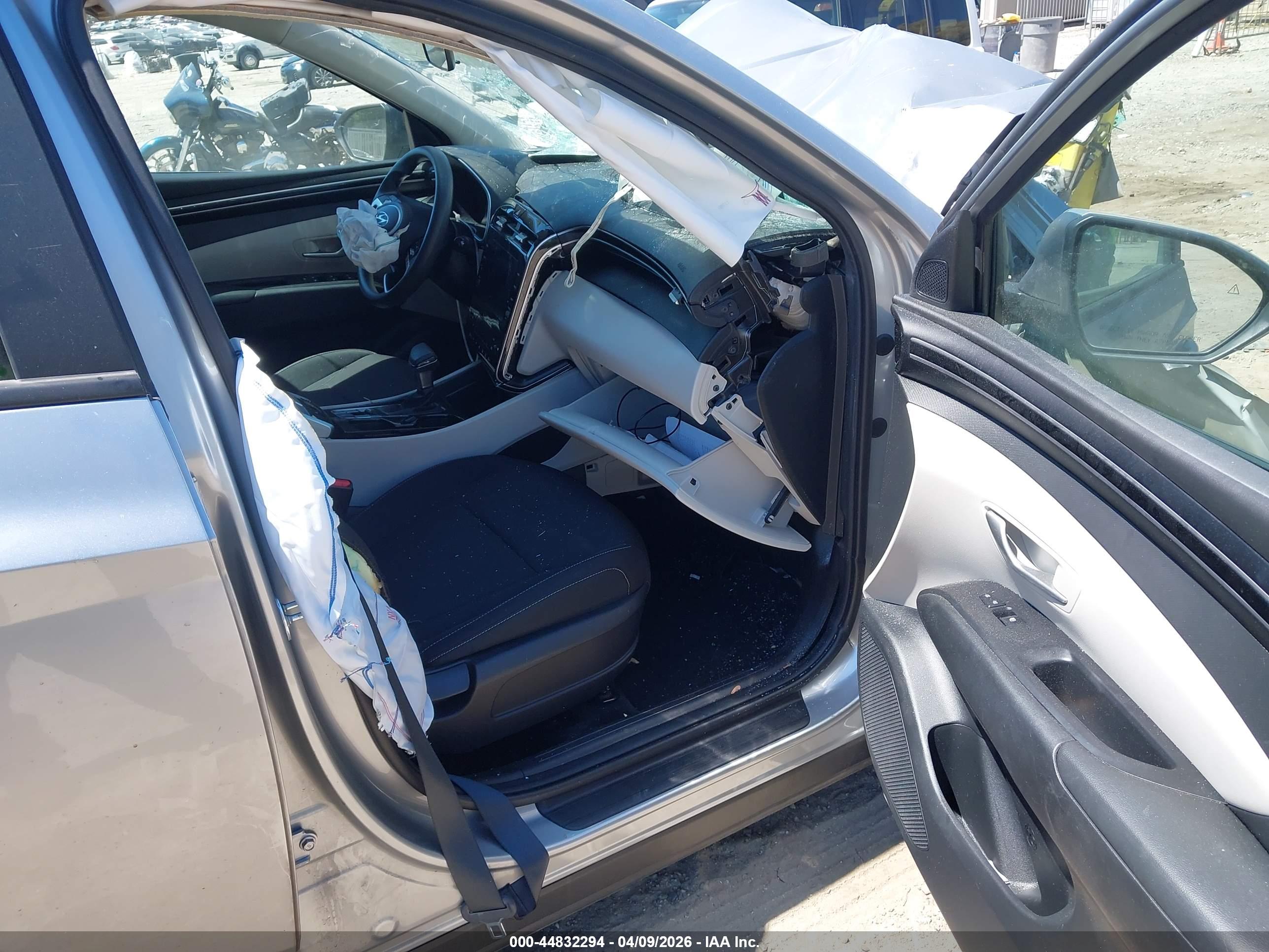 HYUNDAI TUCSON image 5