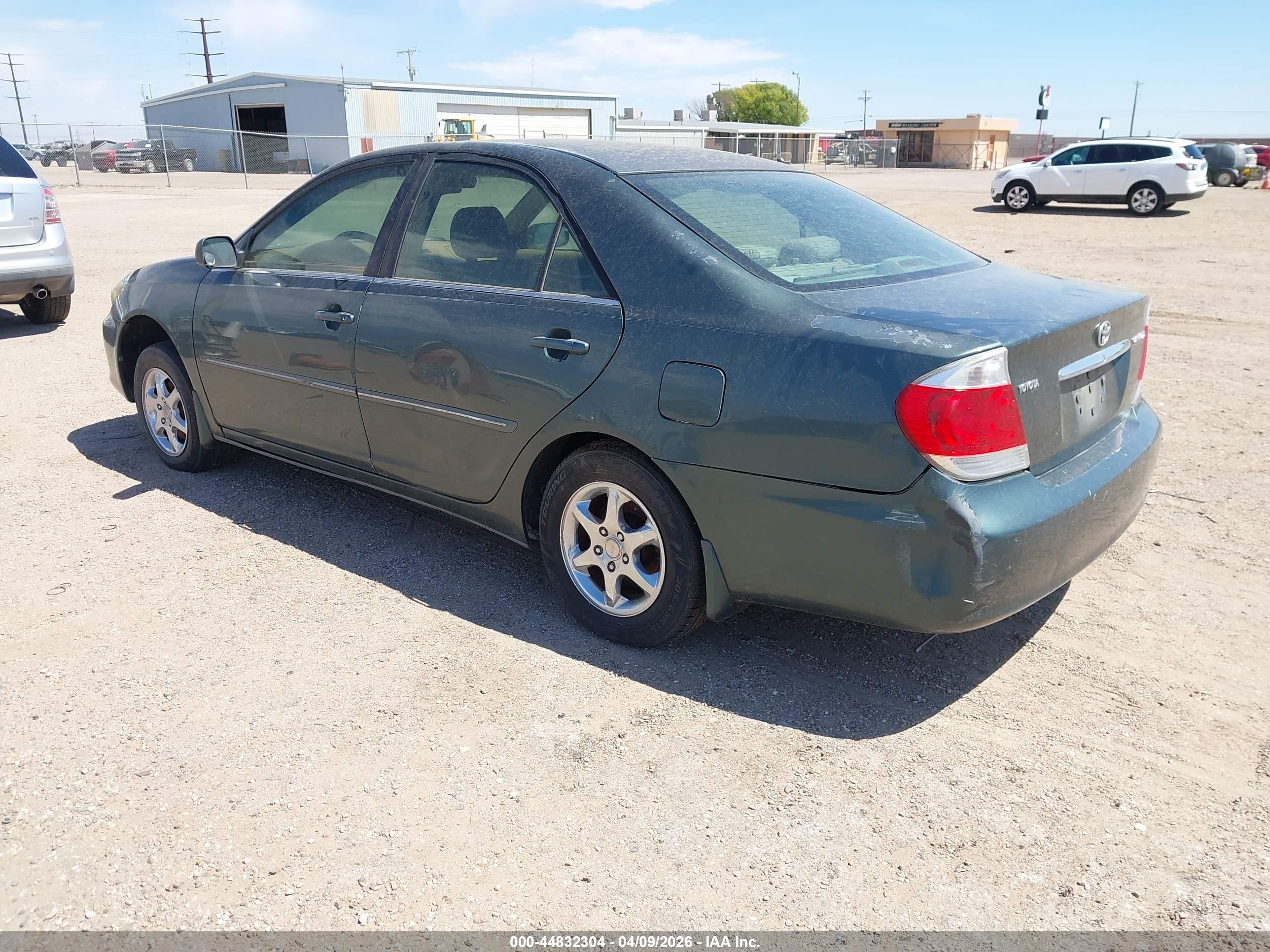 TOYOTA CAMRY image 3