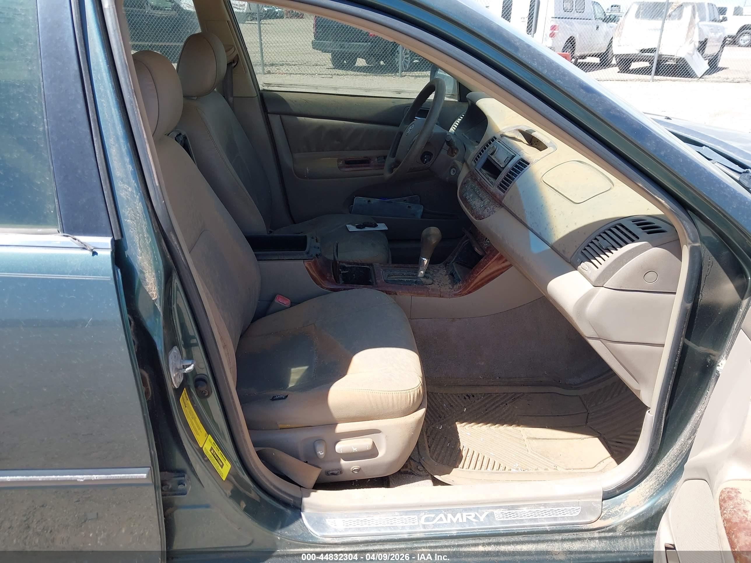 TOYOTA CAMRY image 5