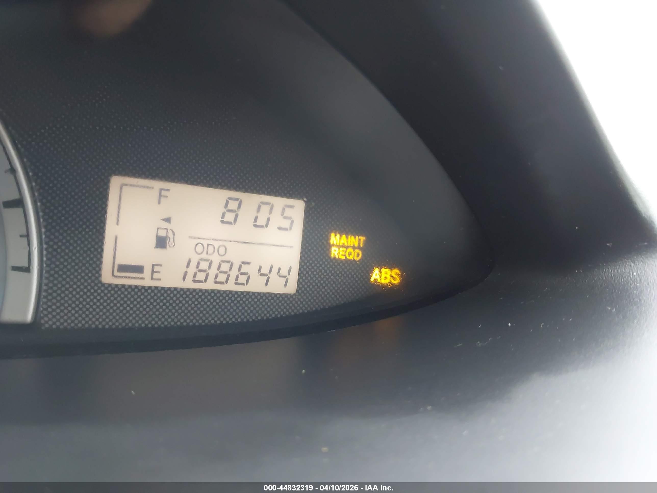 TOYOTA YARIS image 7