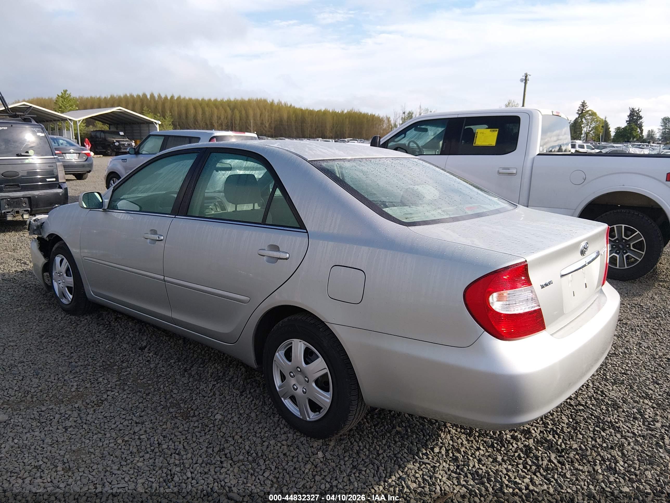 TOYOTA CAMRY image 3