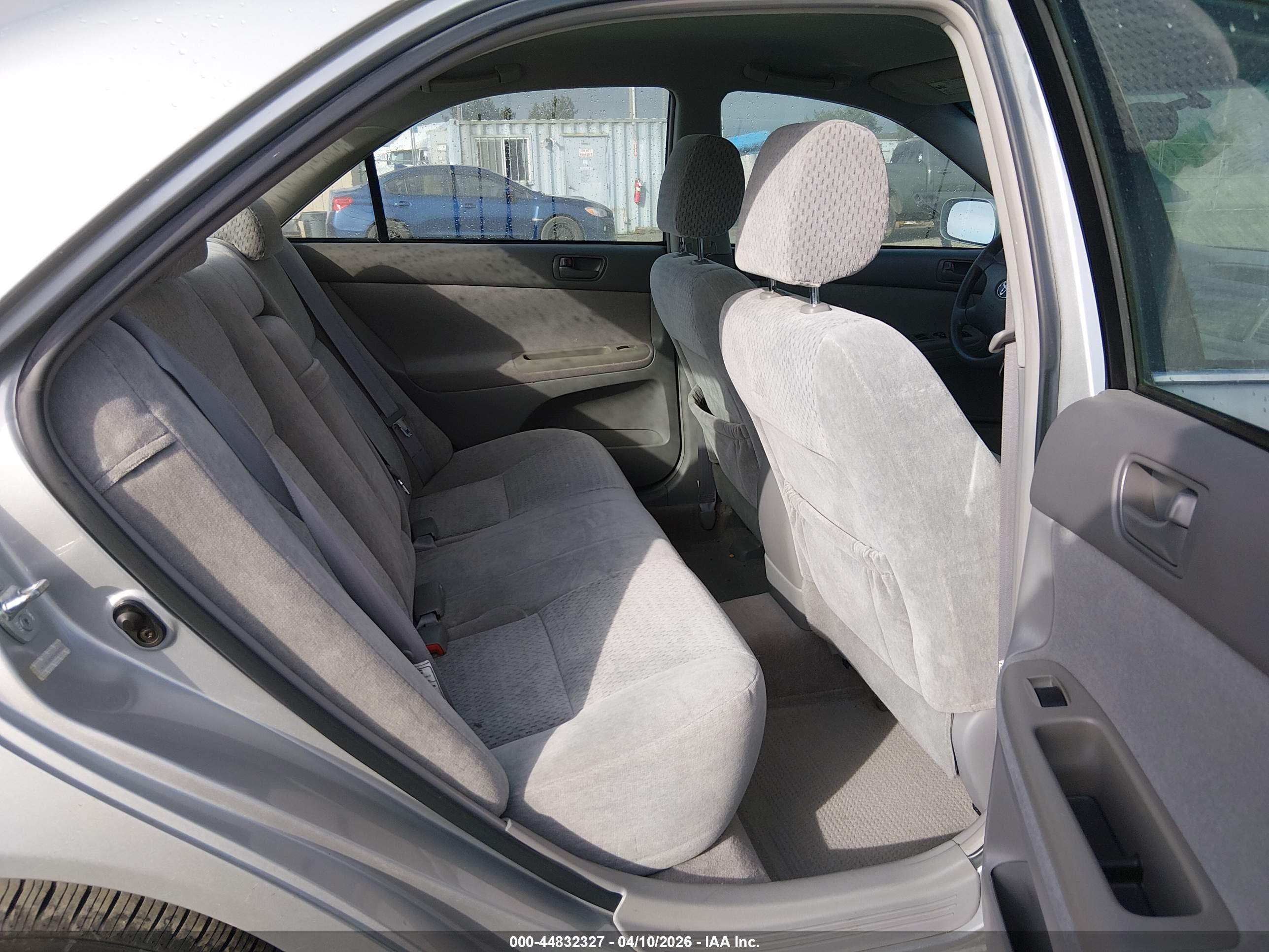 TOYOTA CAMRY image 8