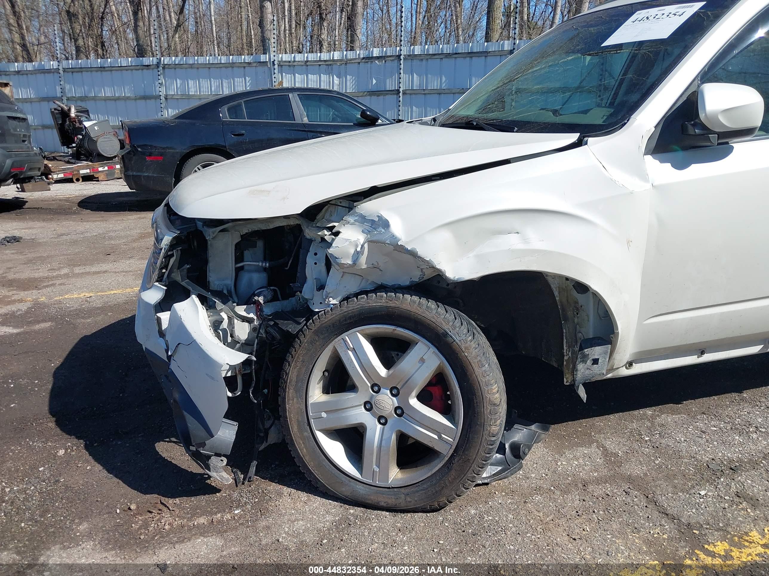 SUBARU FORESTER image 6