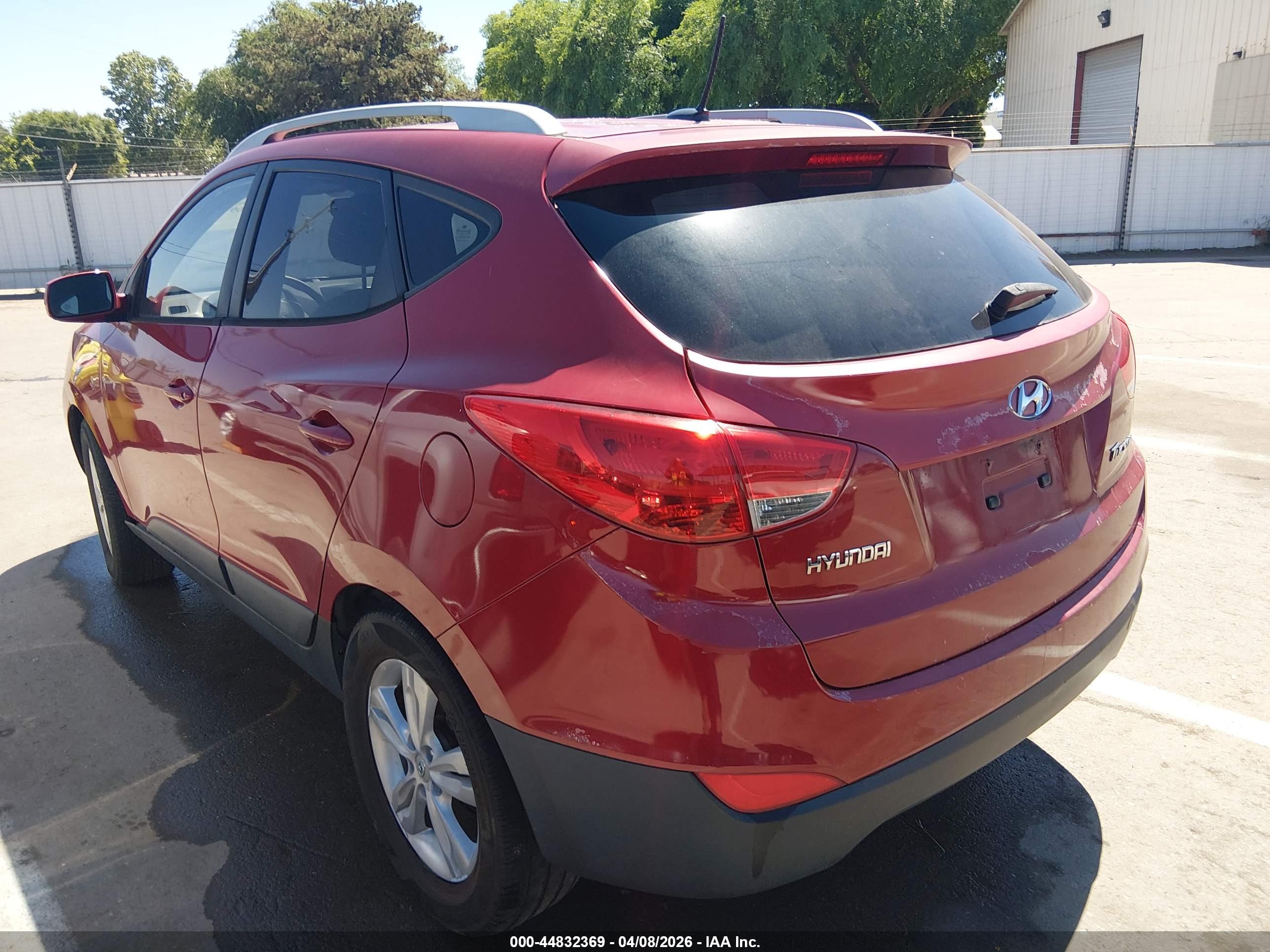 HYUNDAI TUCSON image 3