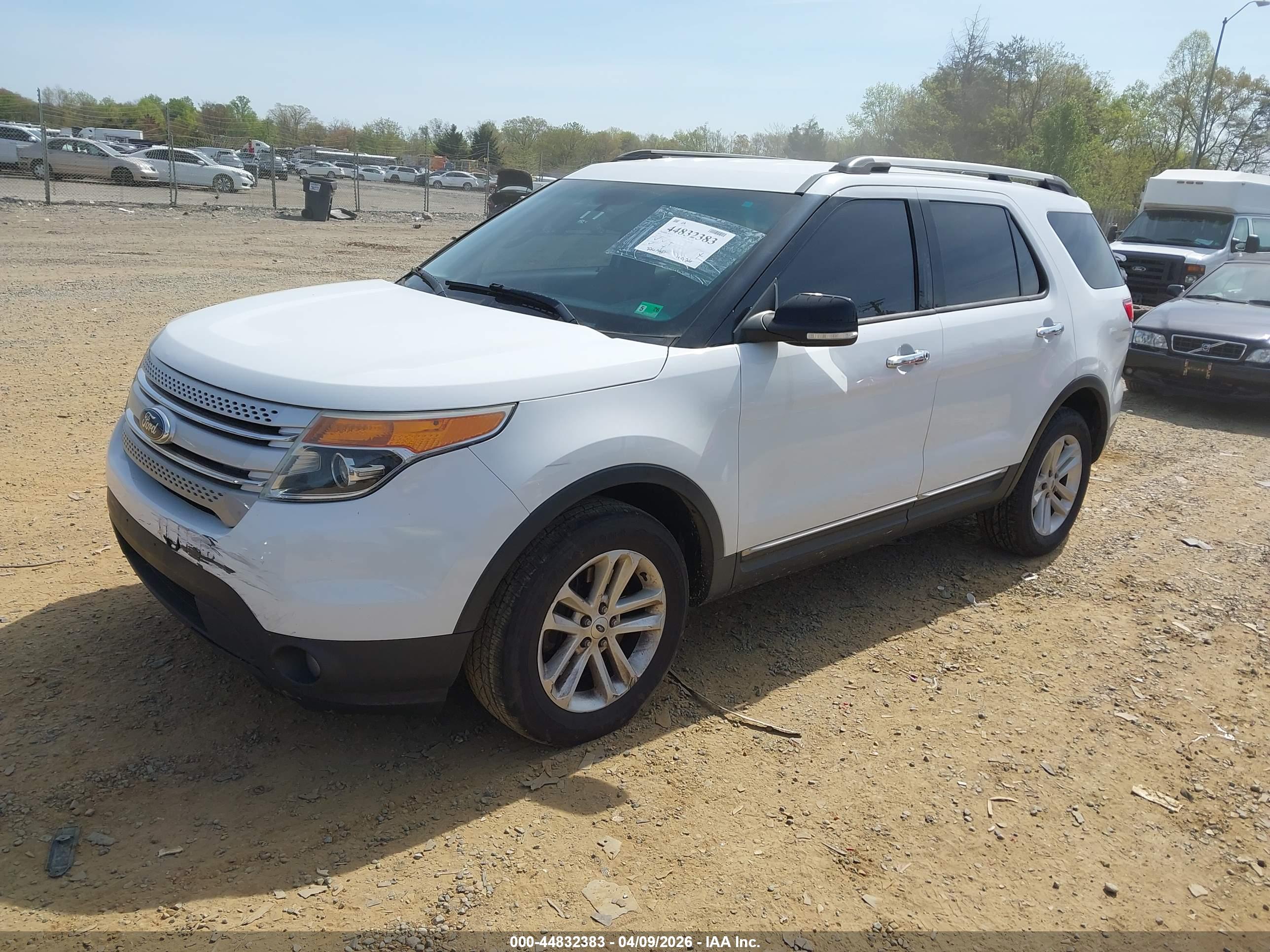 FORD EXPLORER image 2