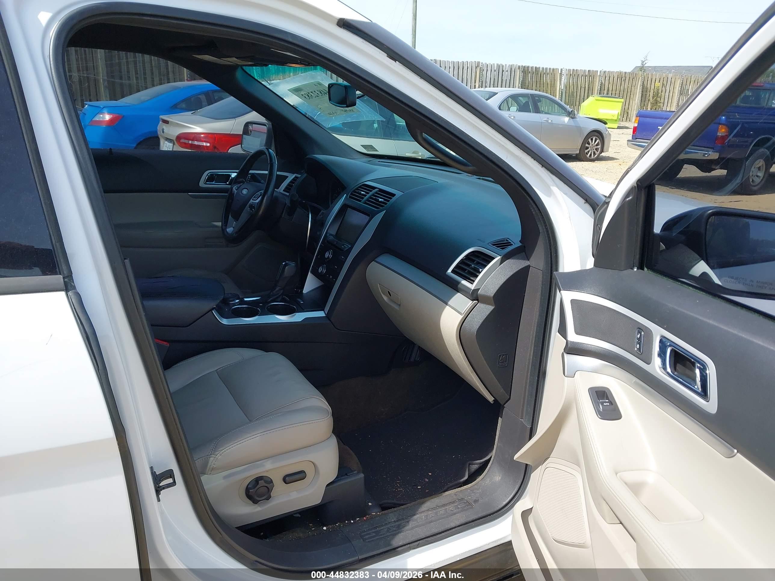 FORD EXPLORER image 5