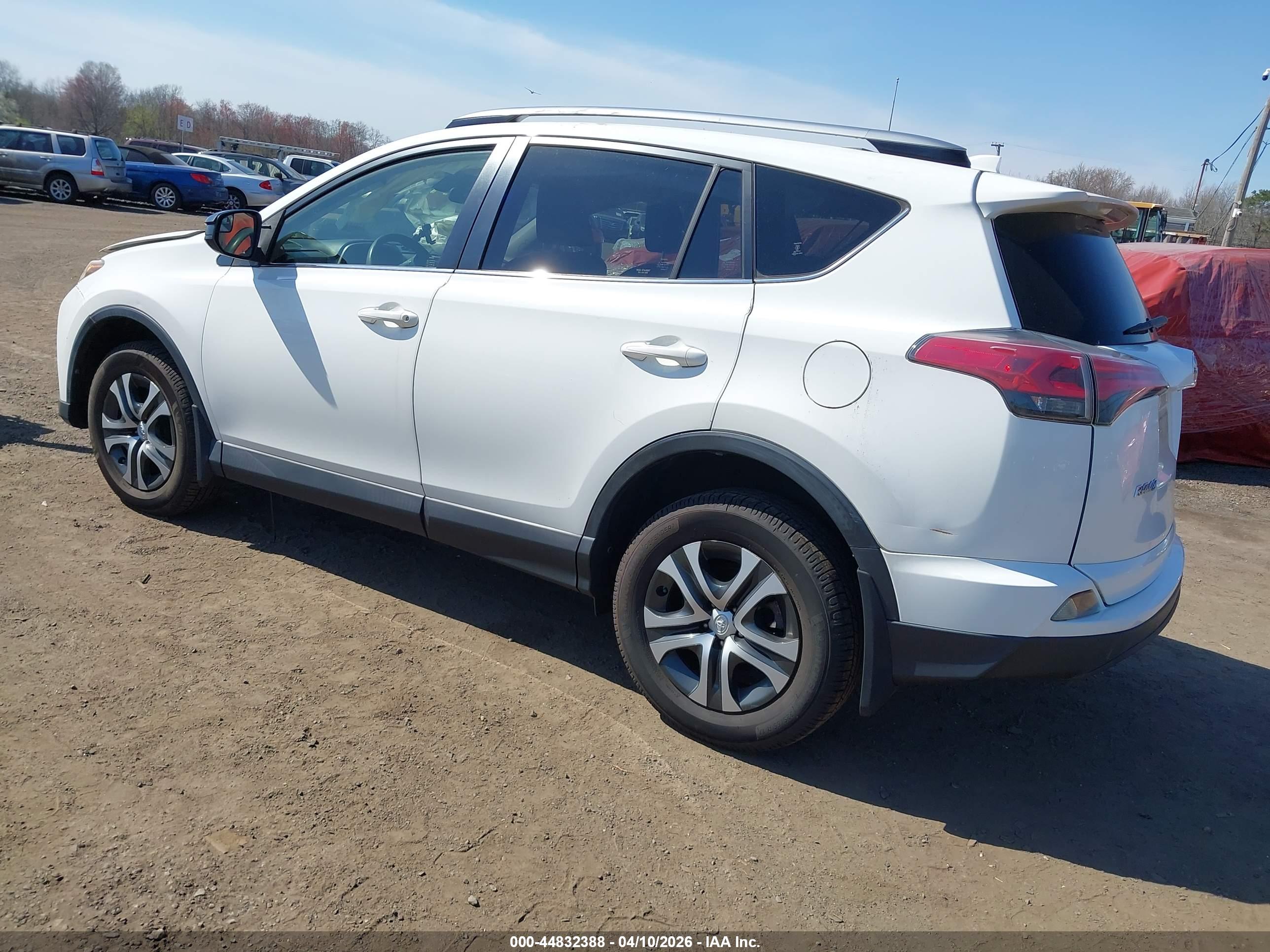 TOYOTA RAV4 image 3