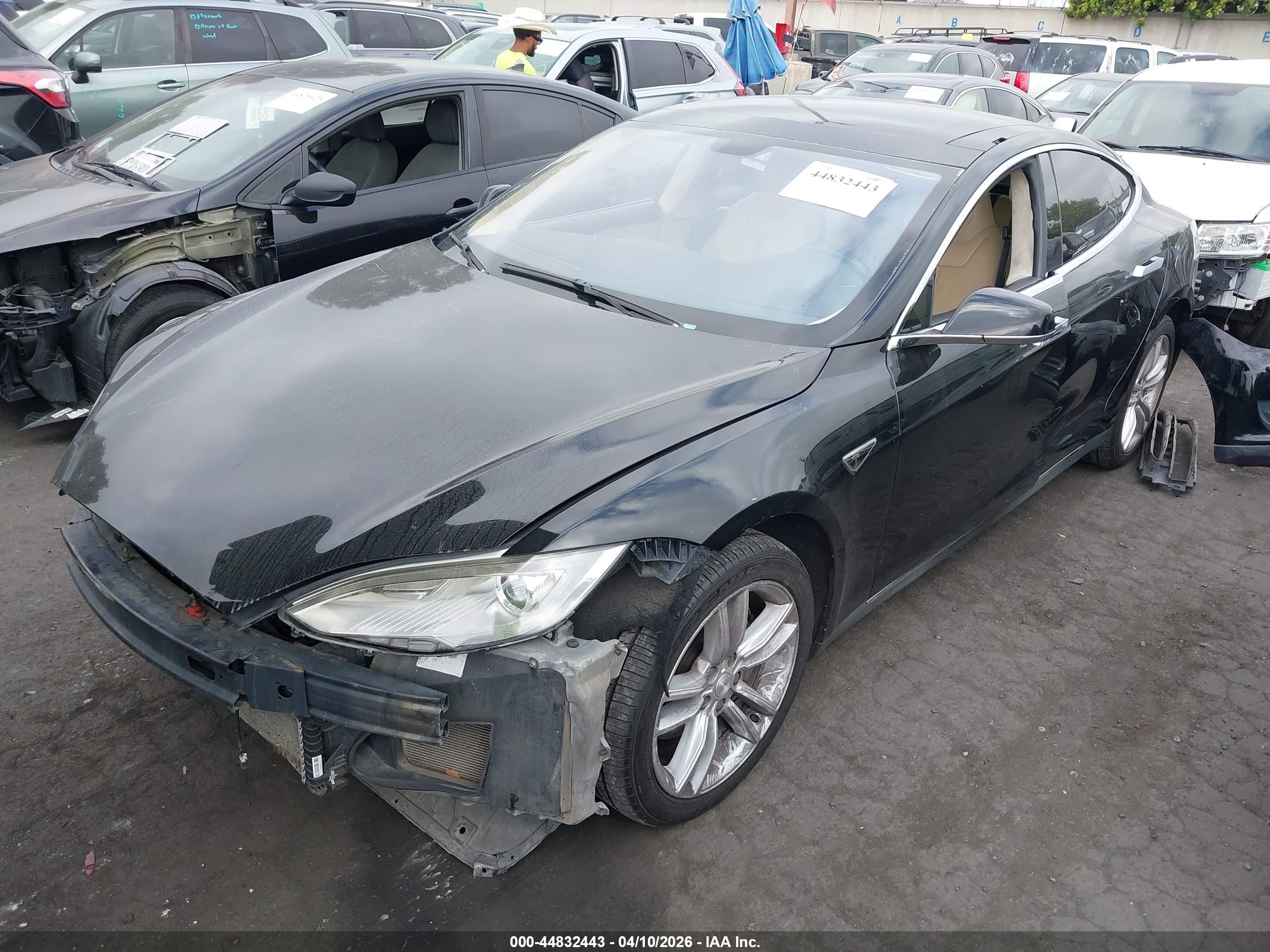 TESLA MODEL image 2