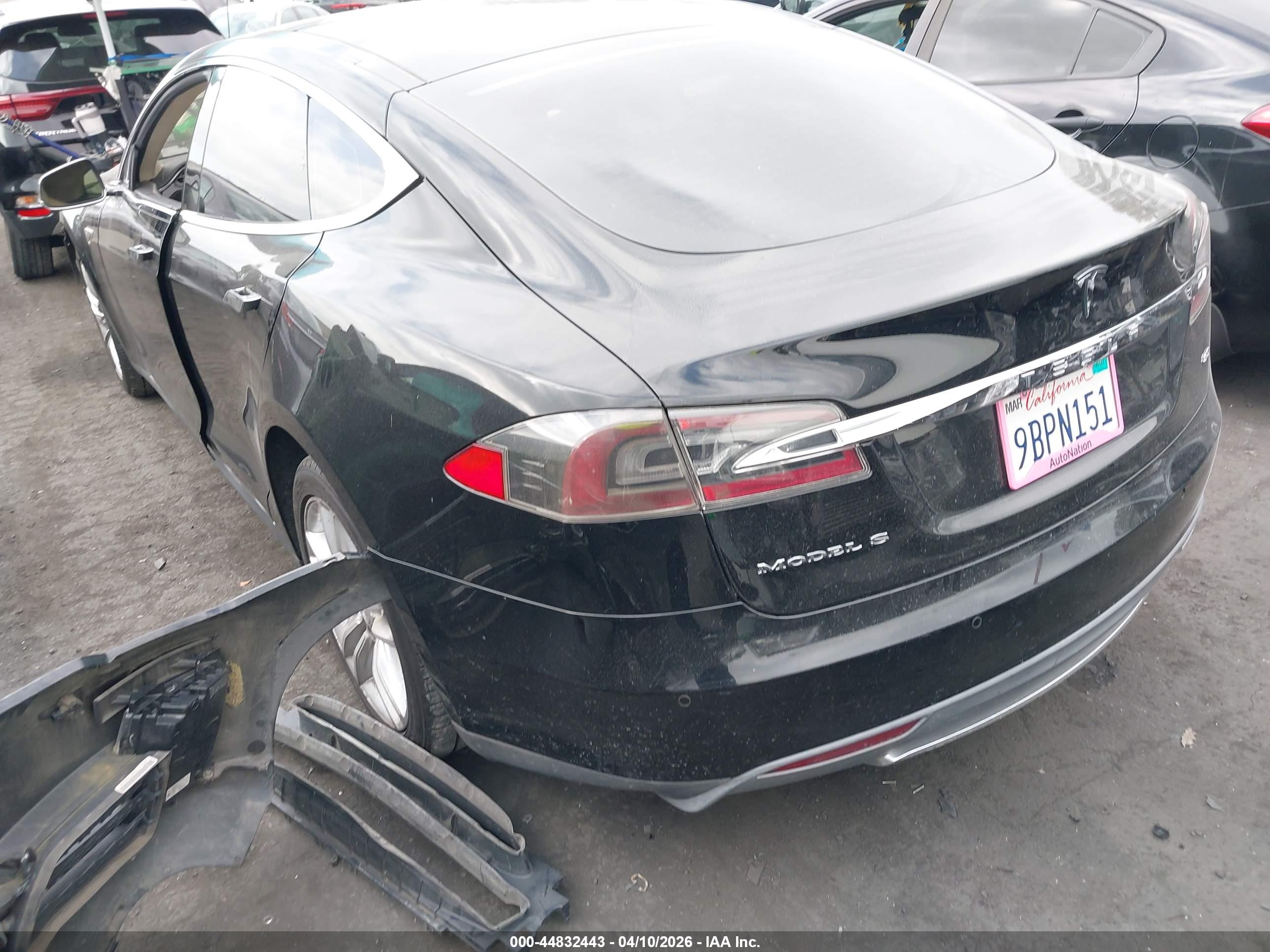 TESLA MODEL image 3