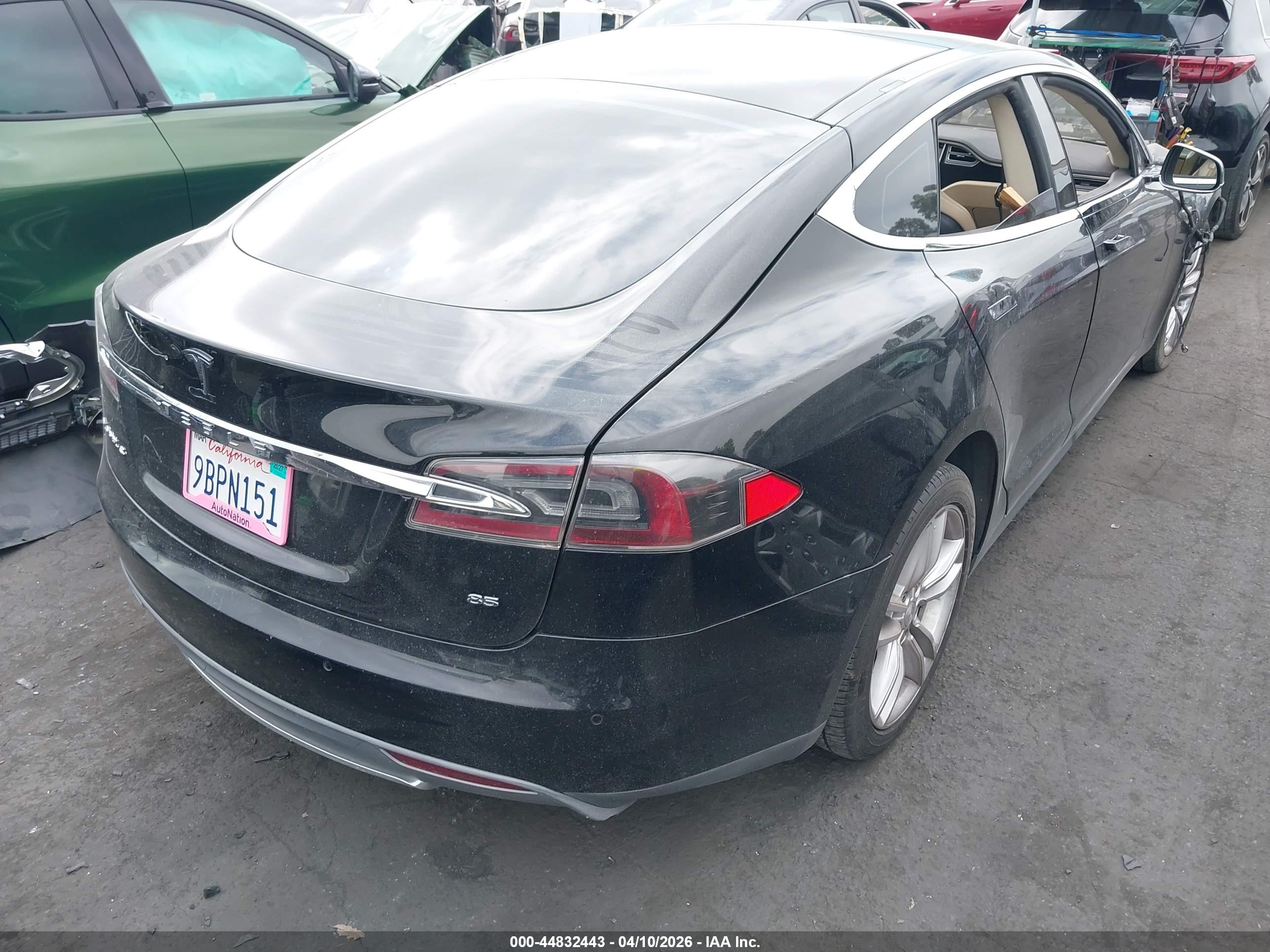 TESLA MODEL image 4