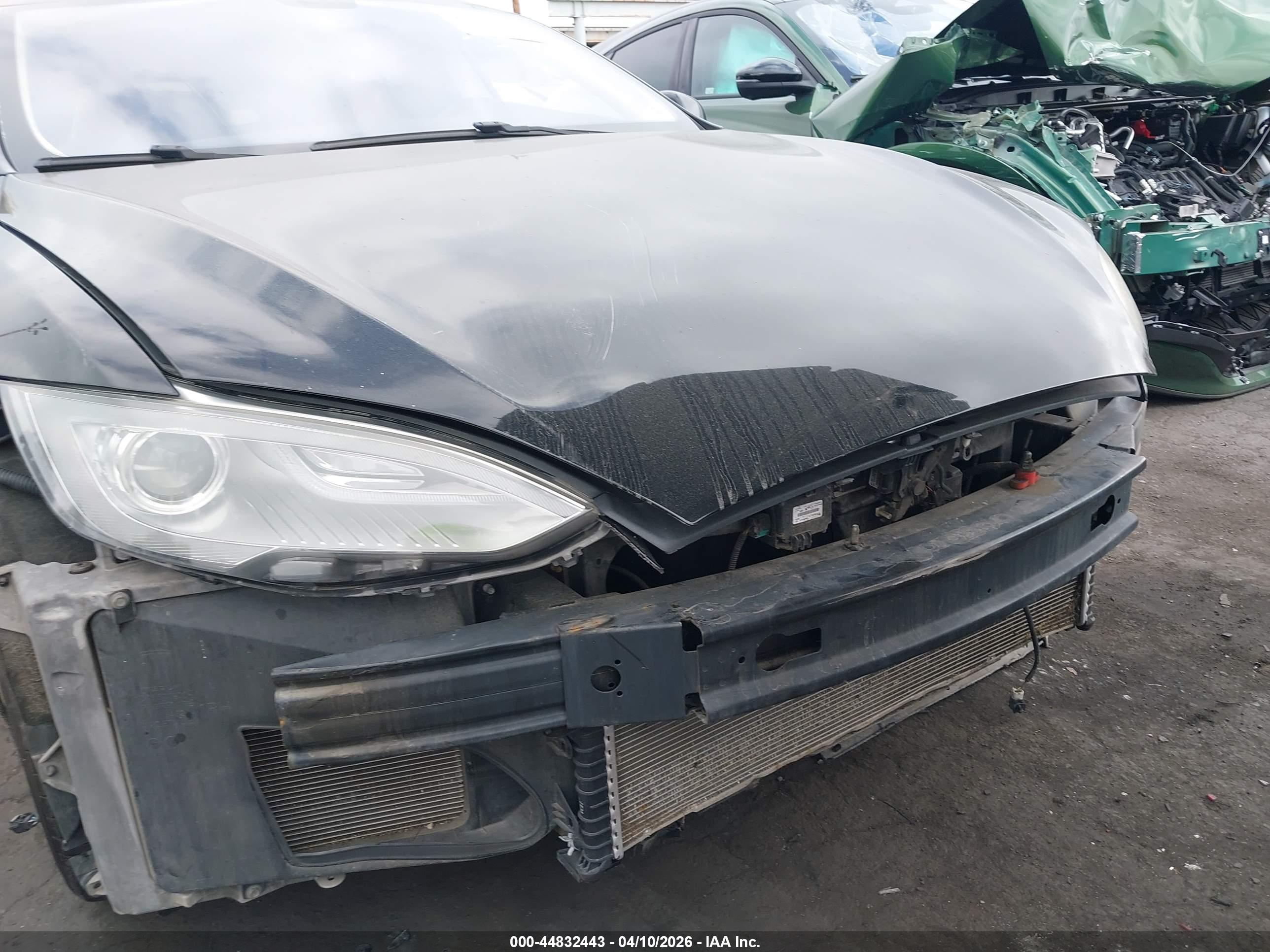 TESLA MODEL image 6