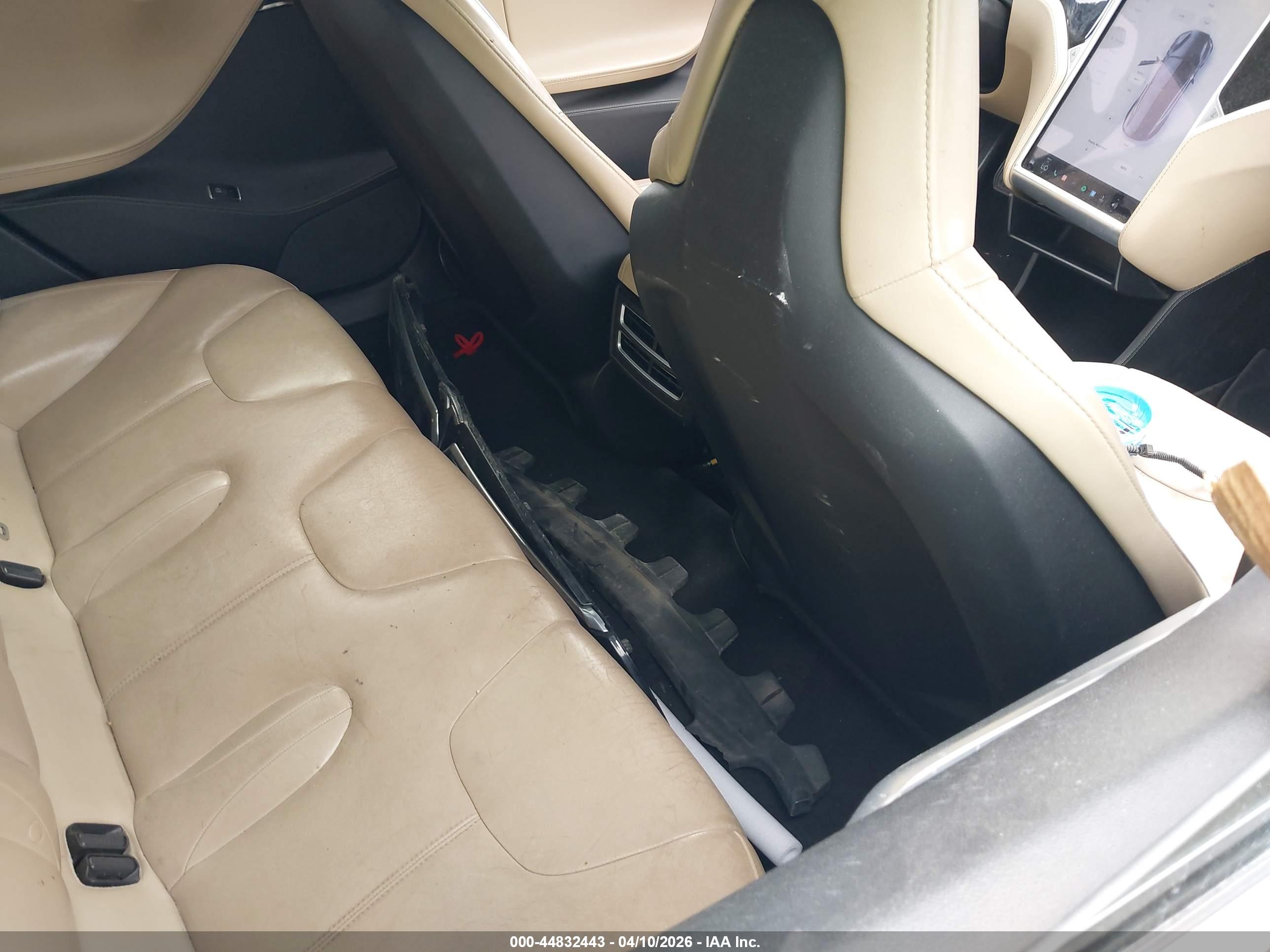 TESLA MODEL image 8