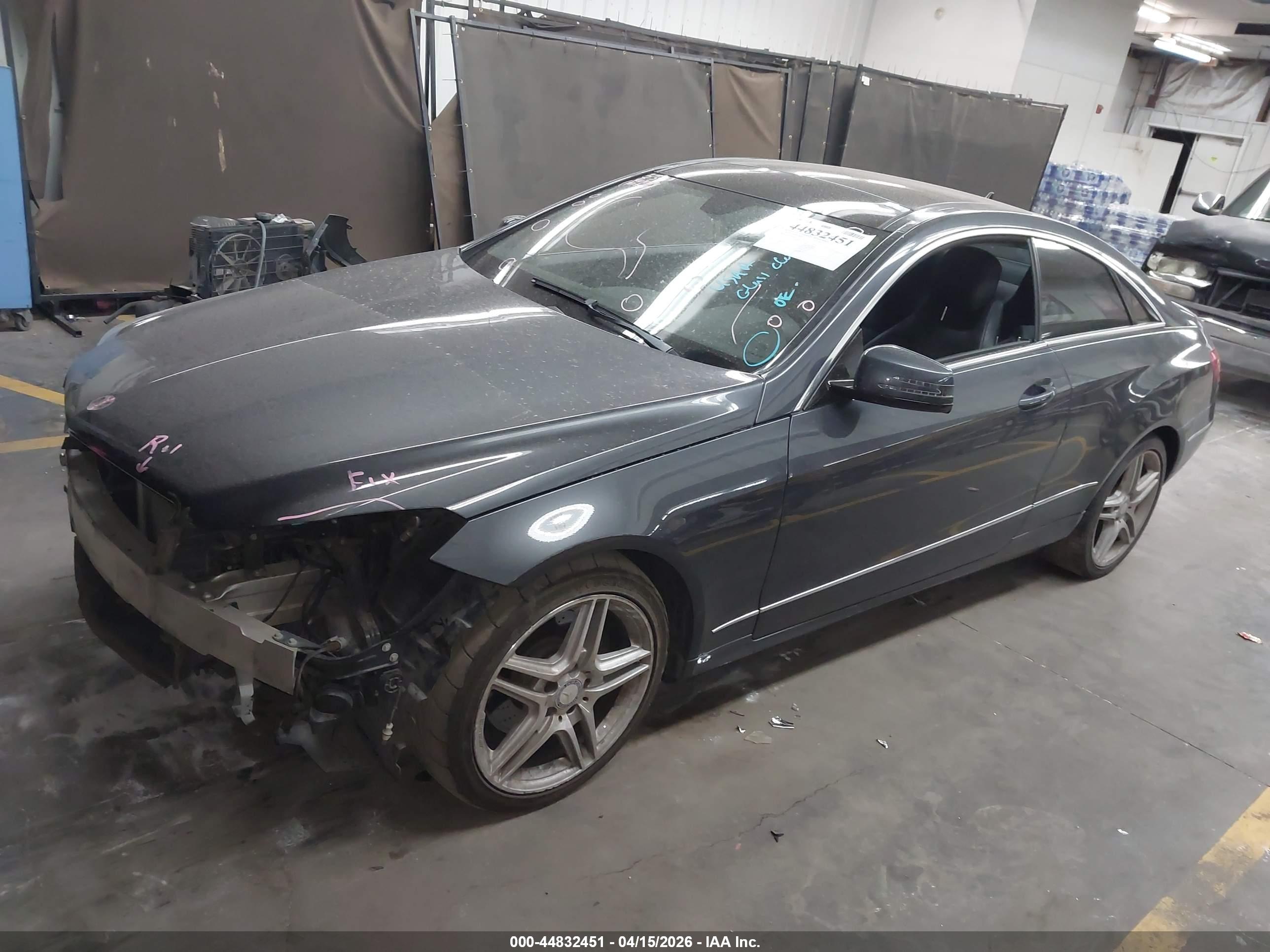 MERCEDES-BENZ E image 2