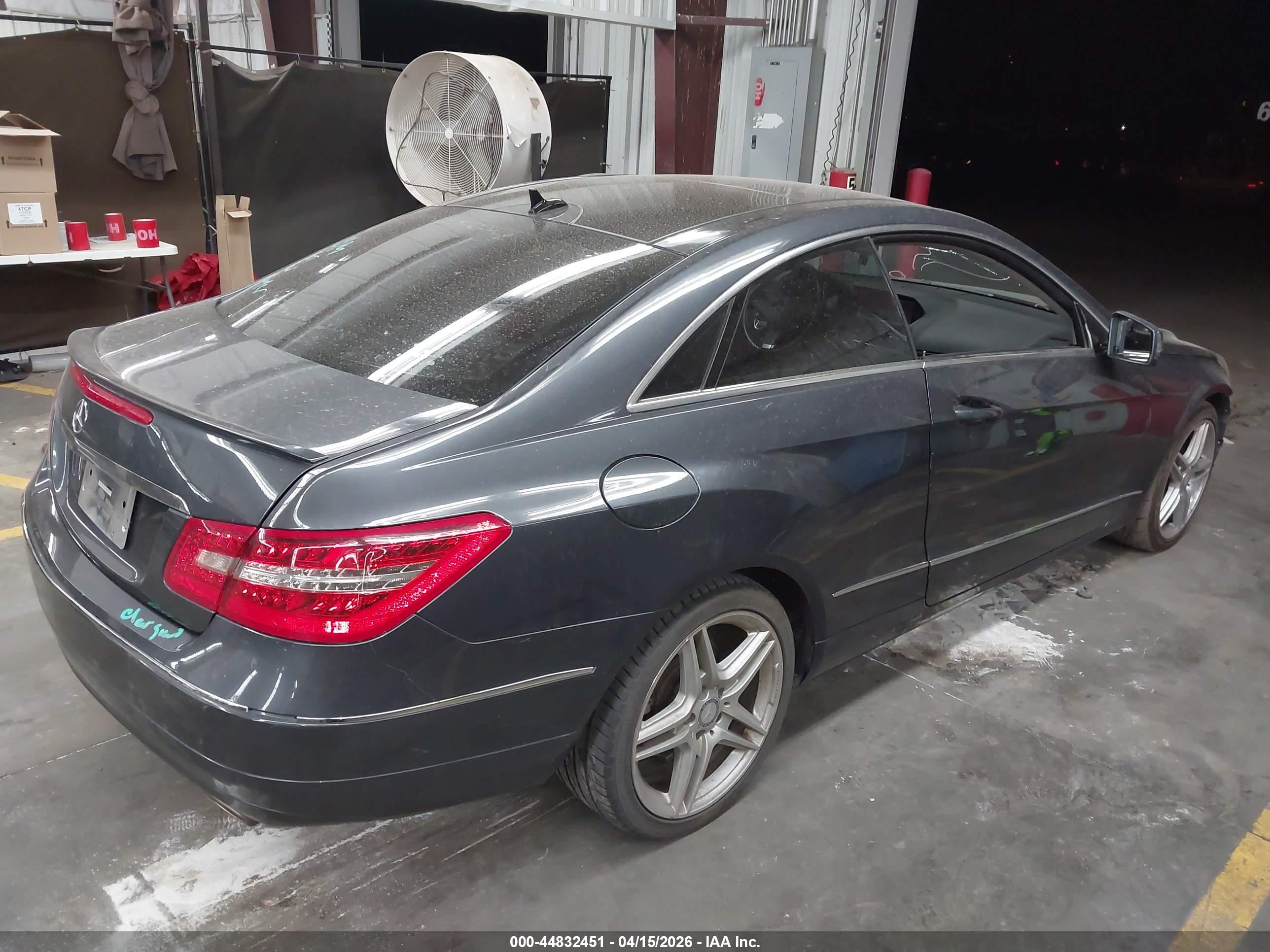 MERCEDES-BENZ E image 4