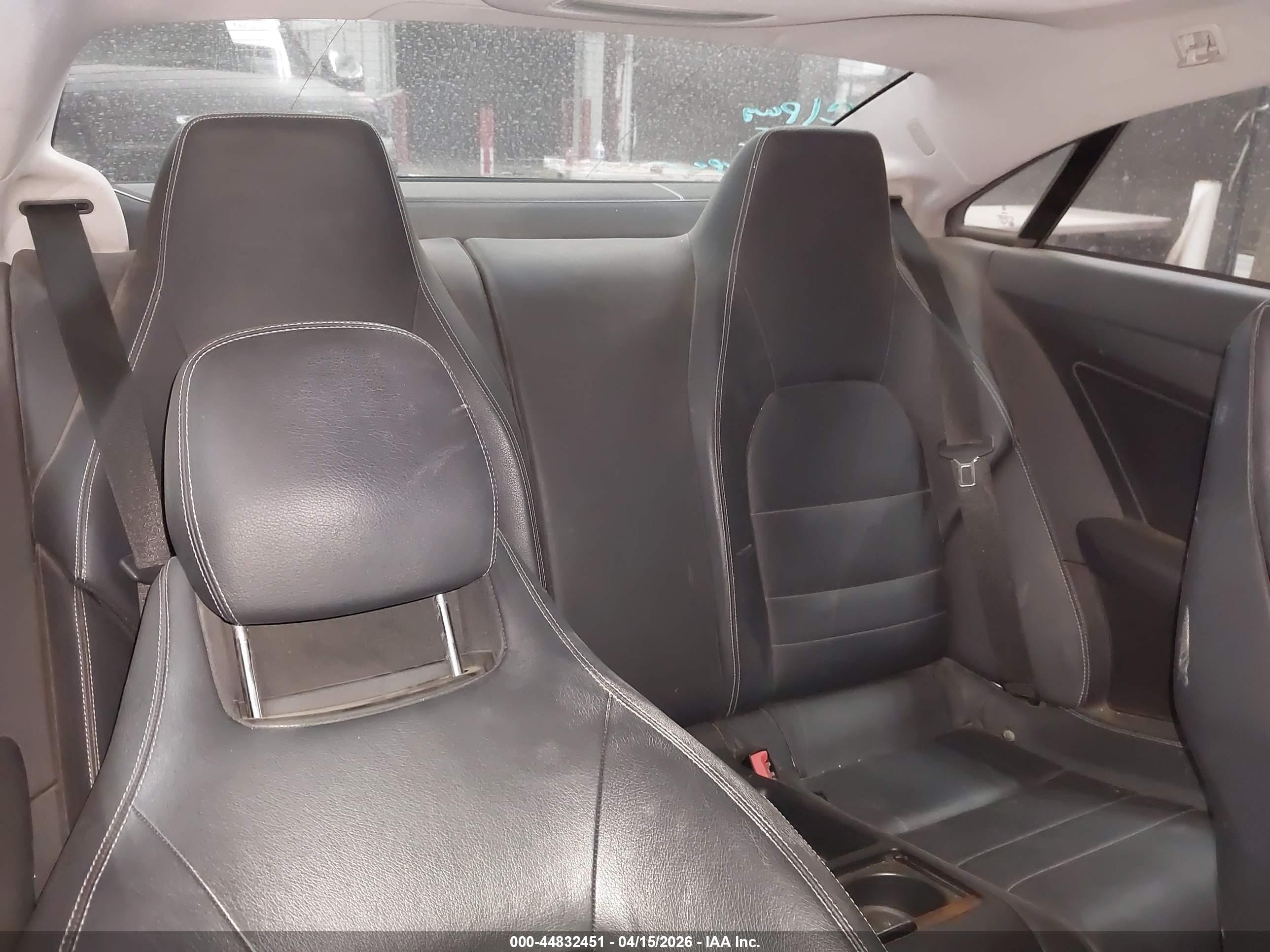 MERCEDES-BENZ E image 8