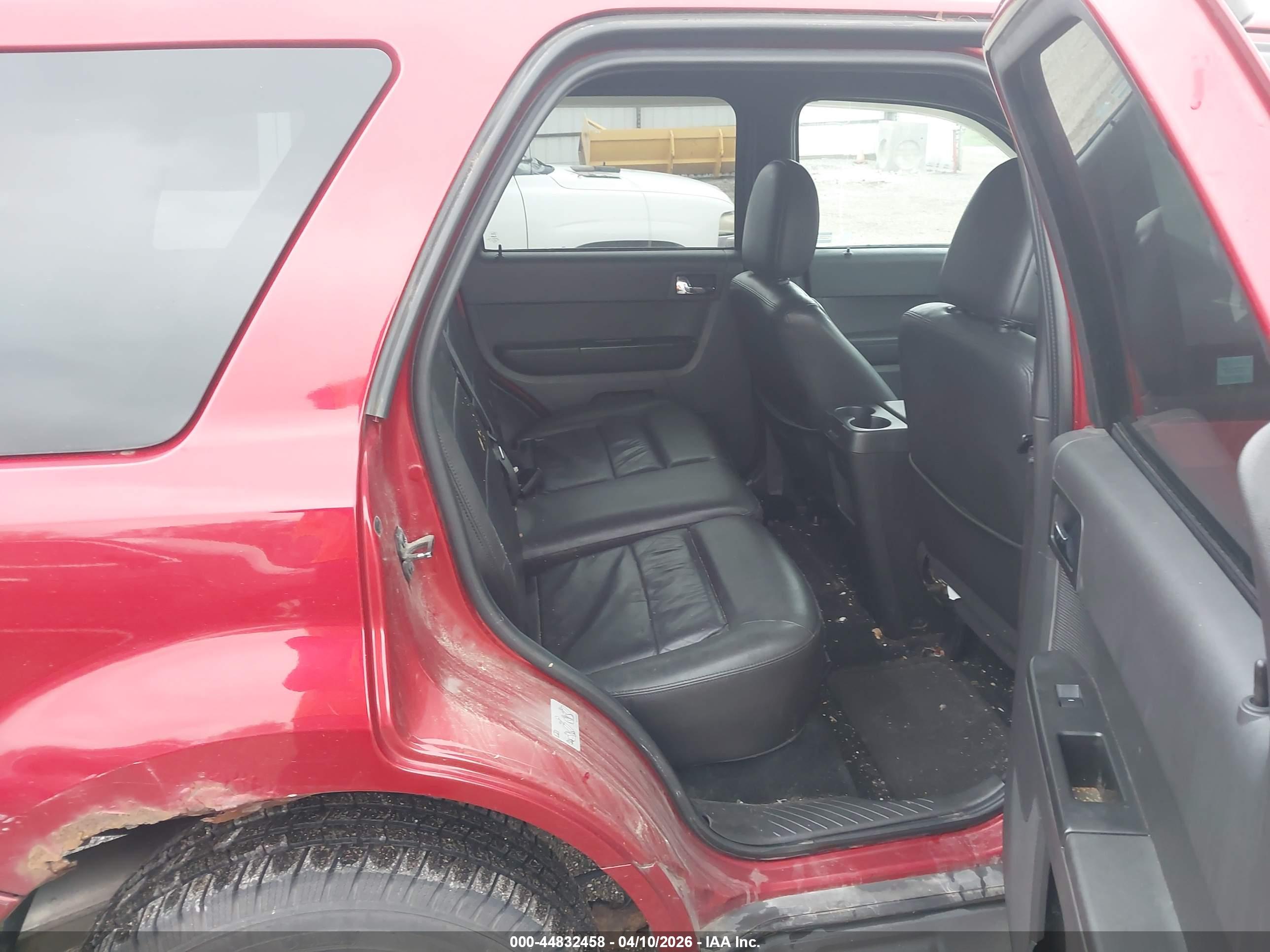 FORD ESCAPE image 8