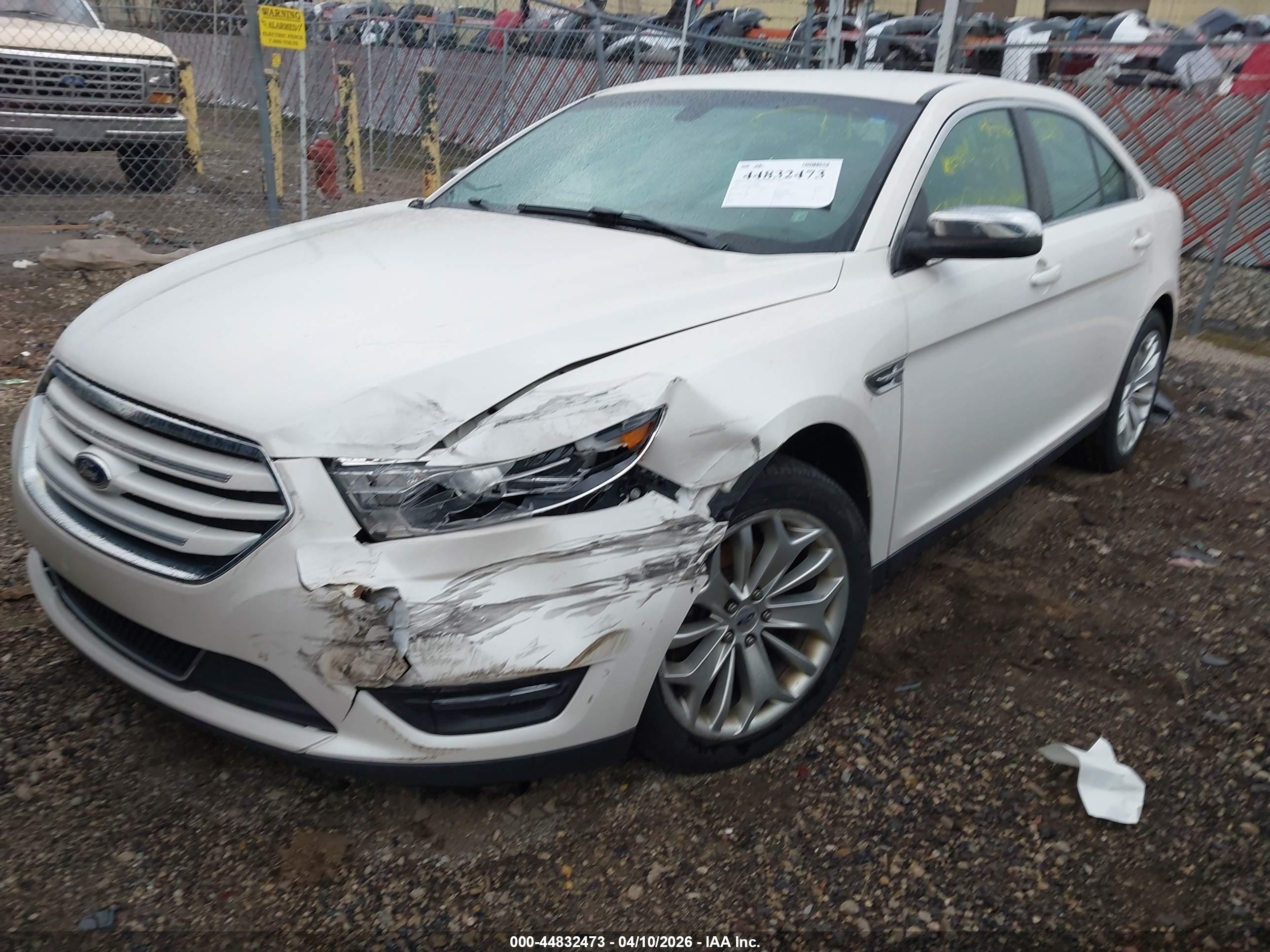 FORD TAURUS image 2