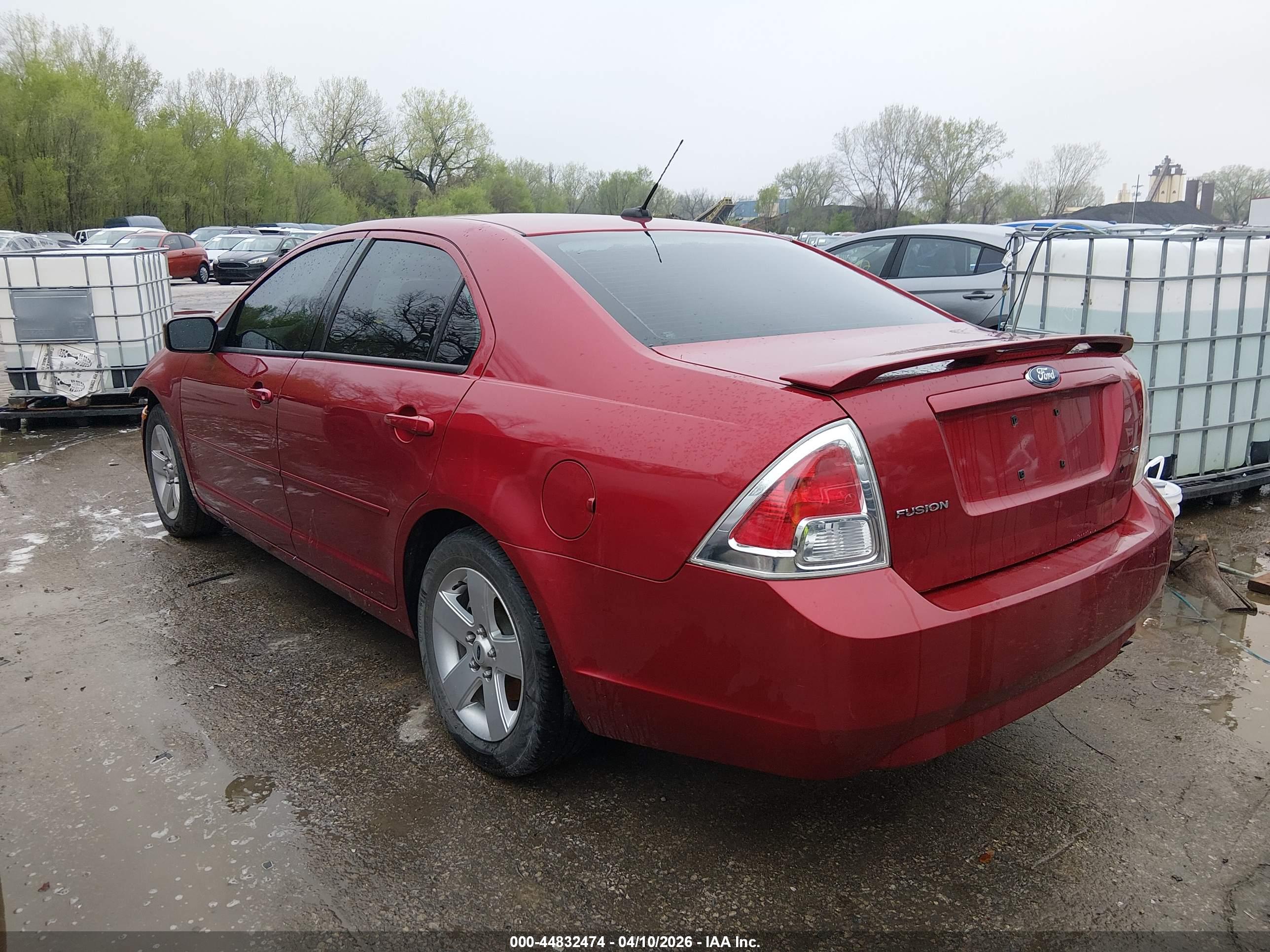 FORD FUSION image 3