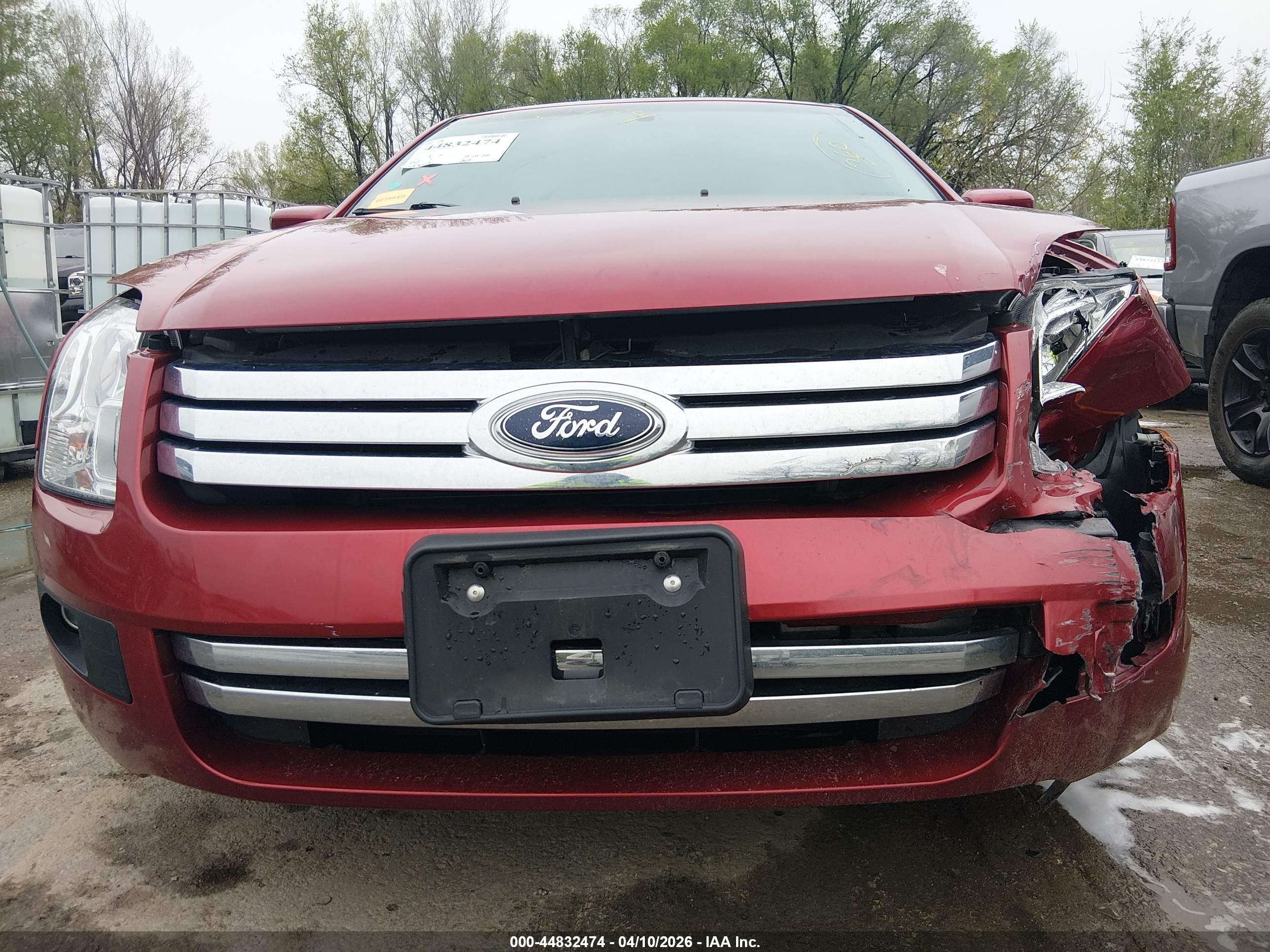 FORD FUSION image 6