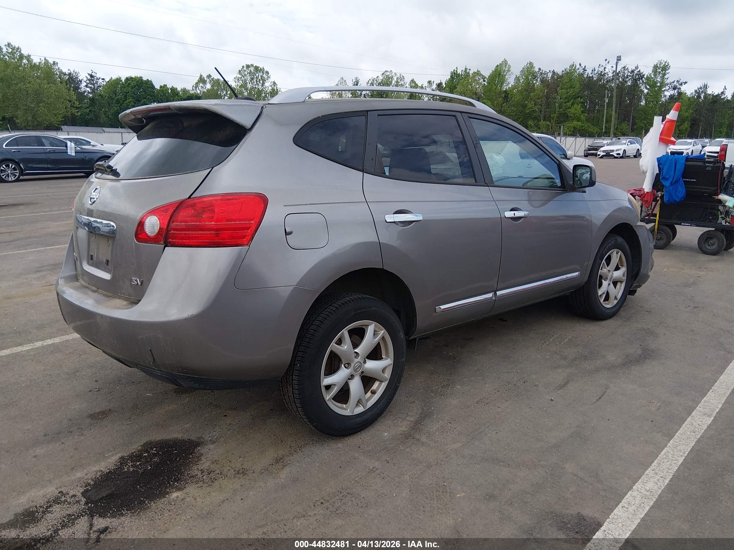 NISSAN ROGUE image 4