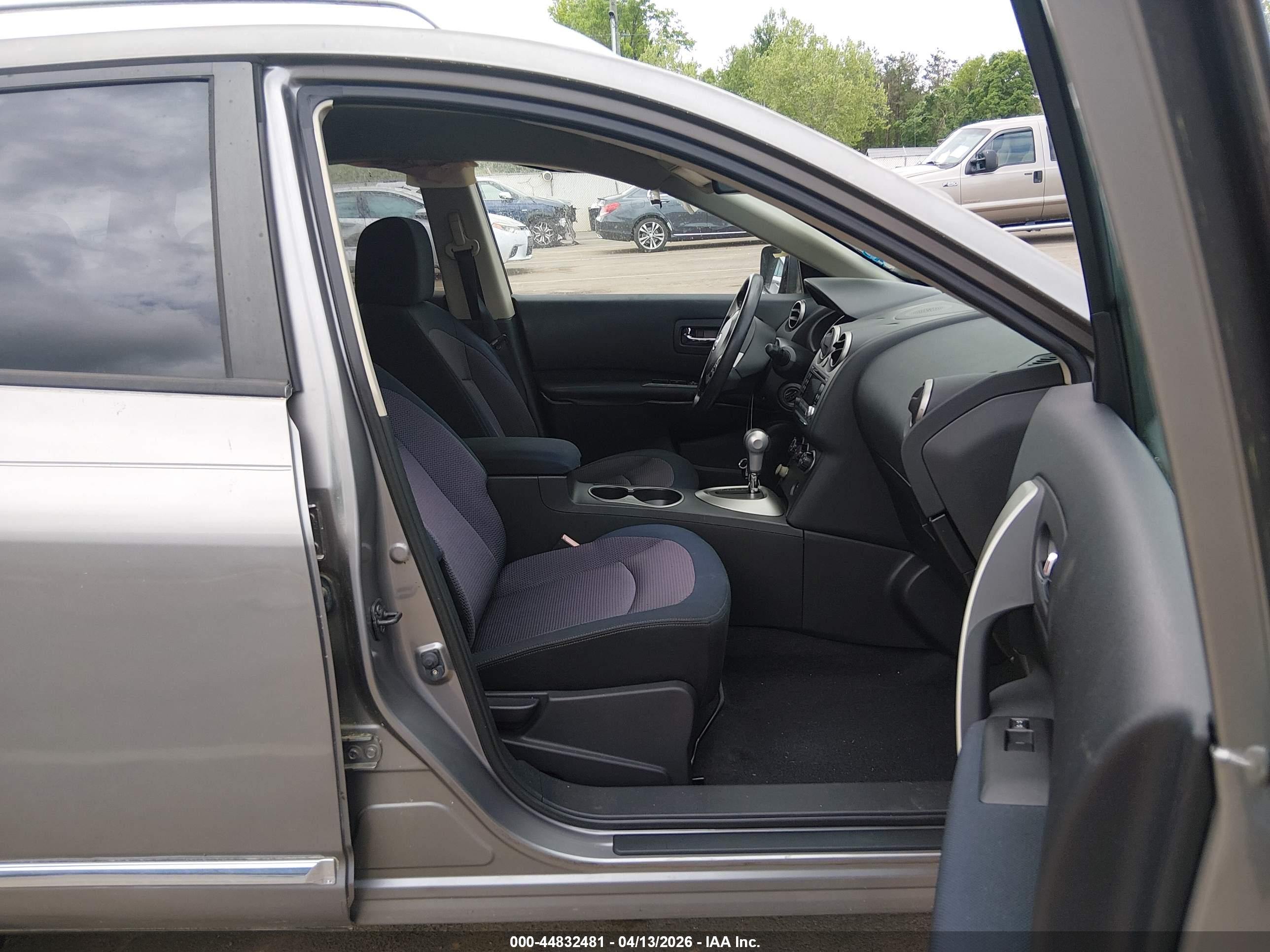 NISSAN ROGUE image 5