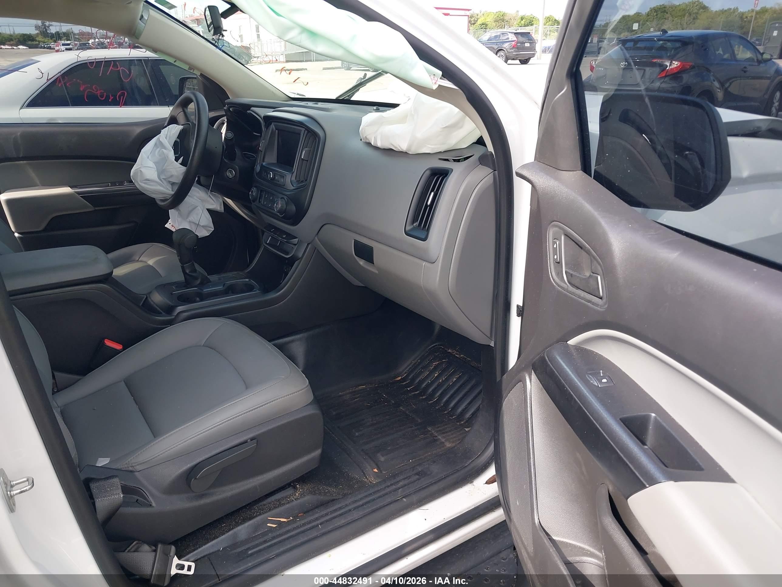 GMC CANYON image 5
