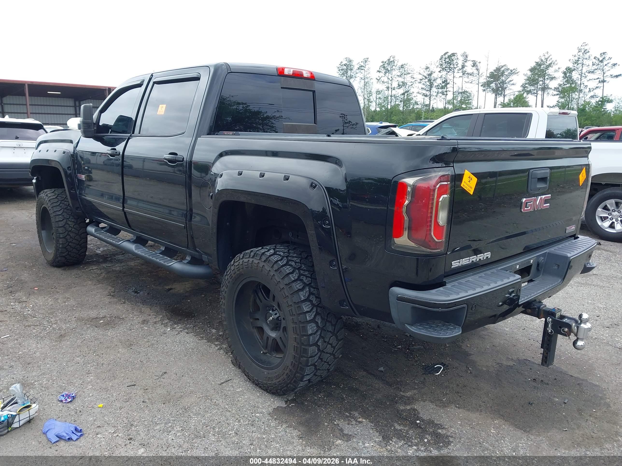 GMC SIERRA image 3