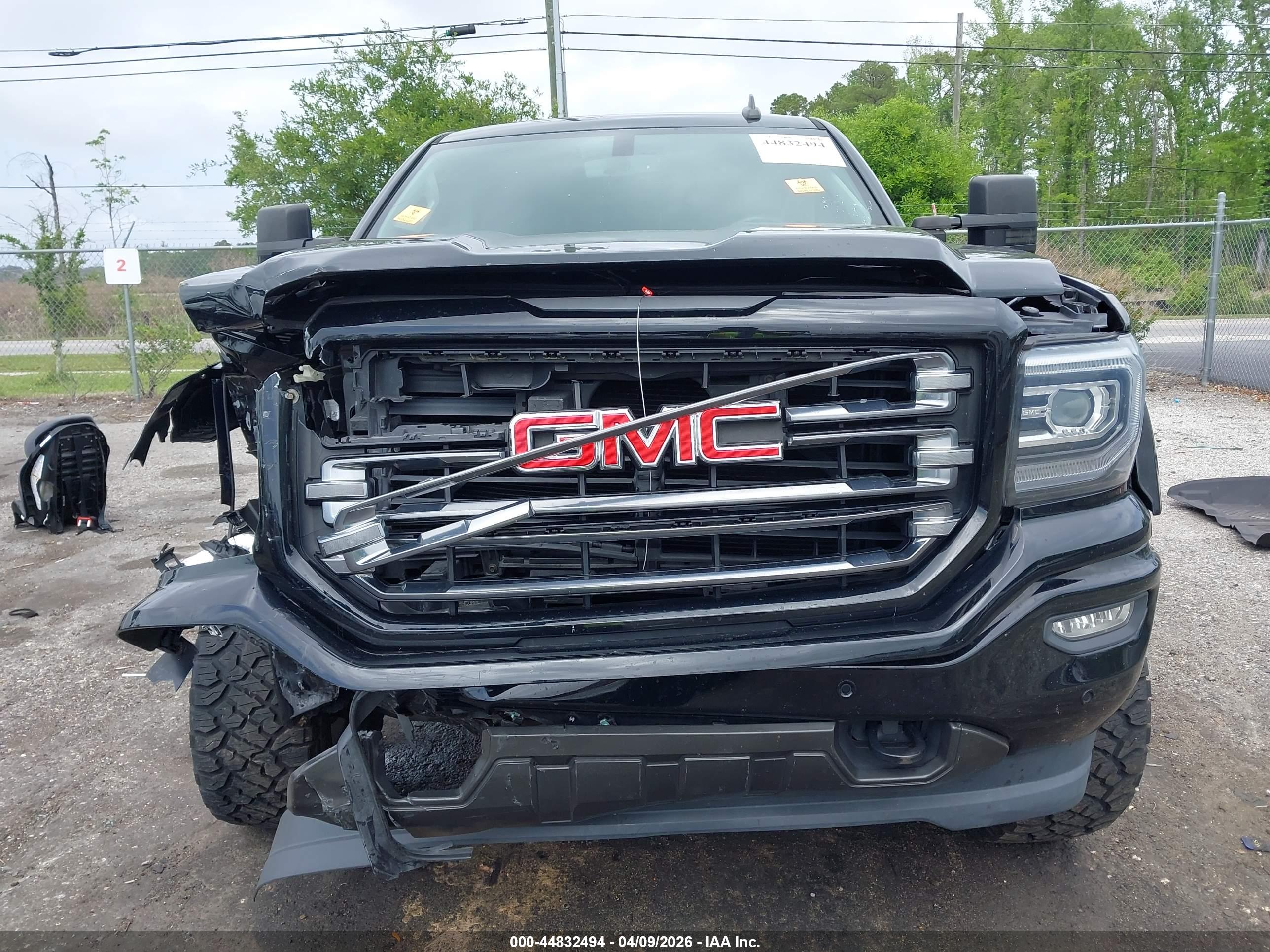GMC SIERRA image 6