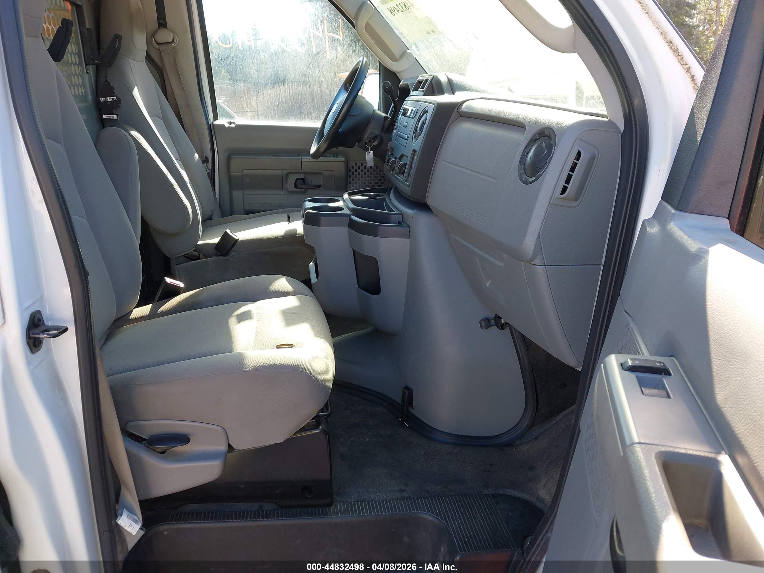 FORD E-250 image 5