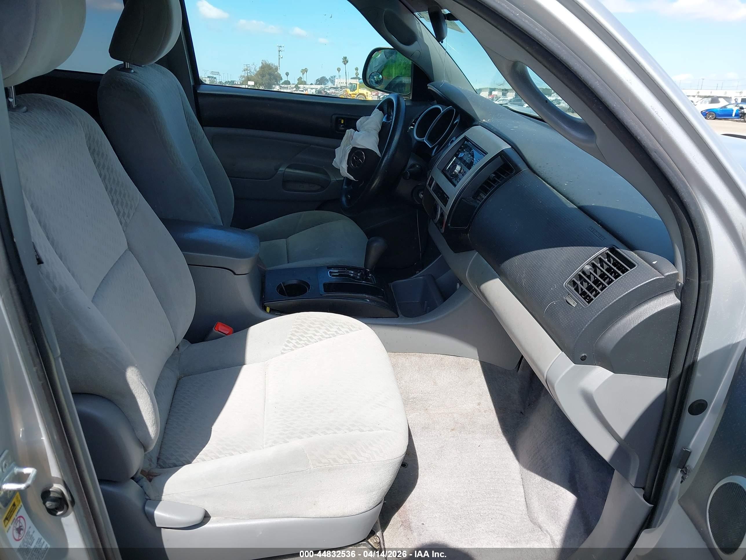 TOYOTA TACOMA image 5