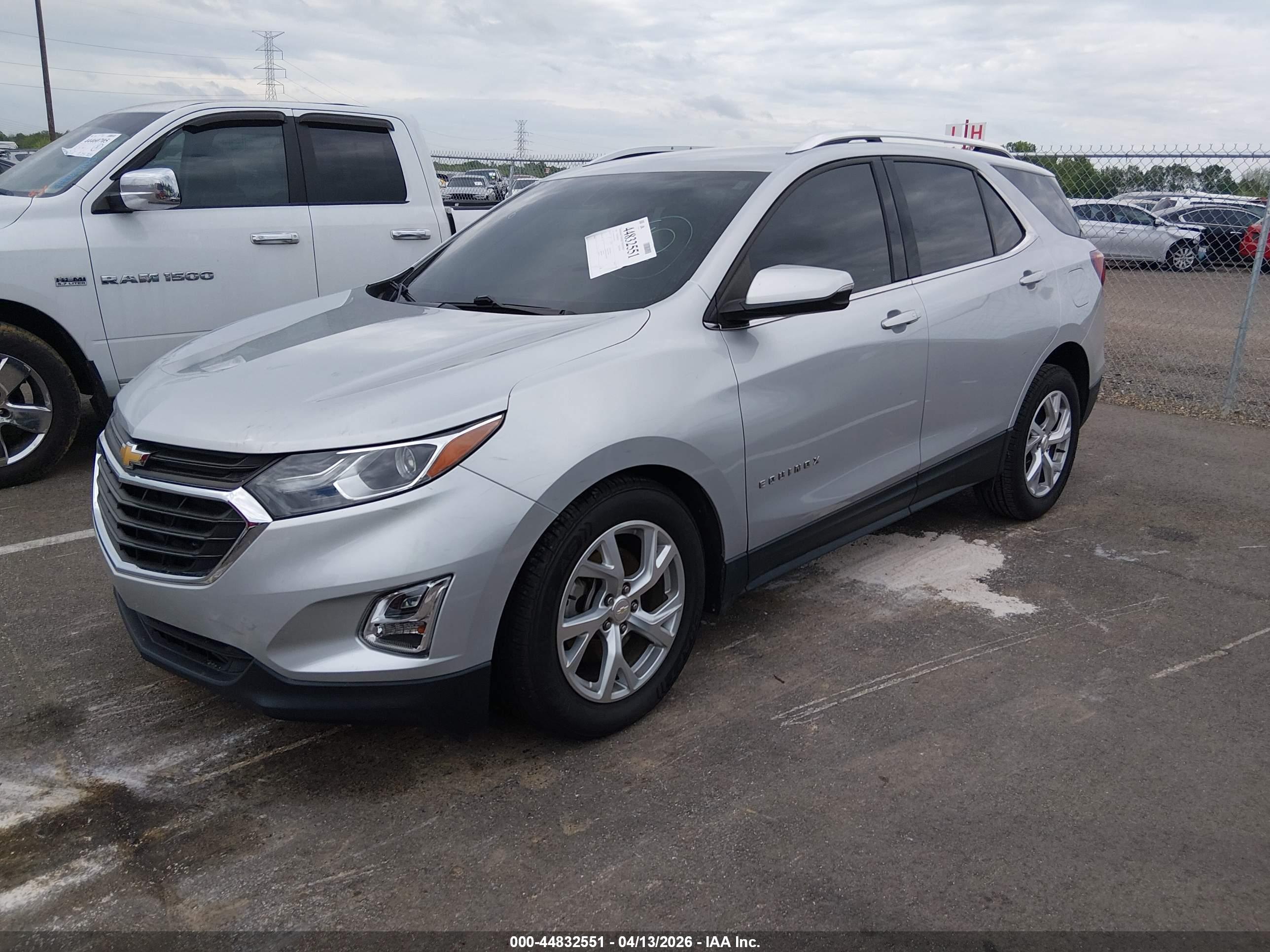 CHEVROLET EQUINOX image 2