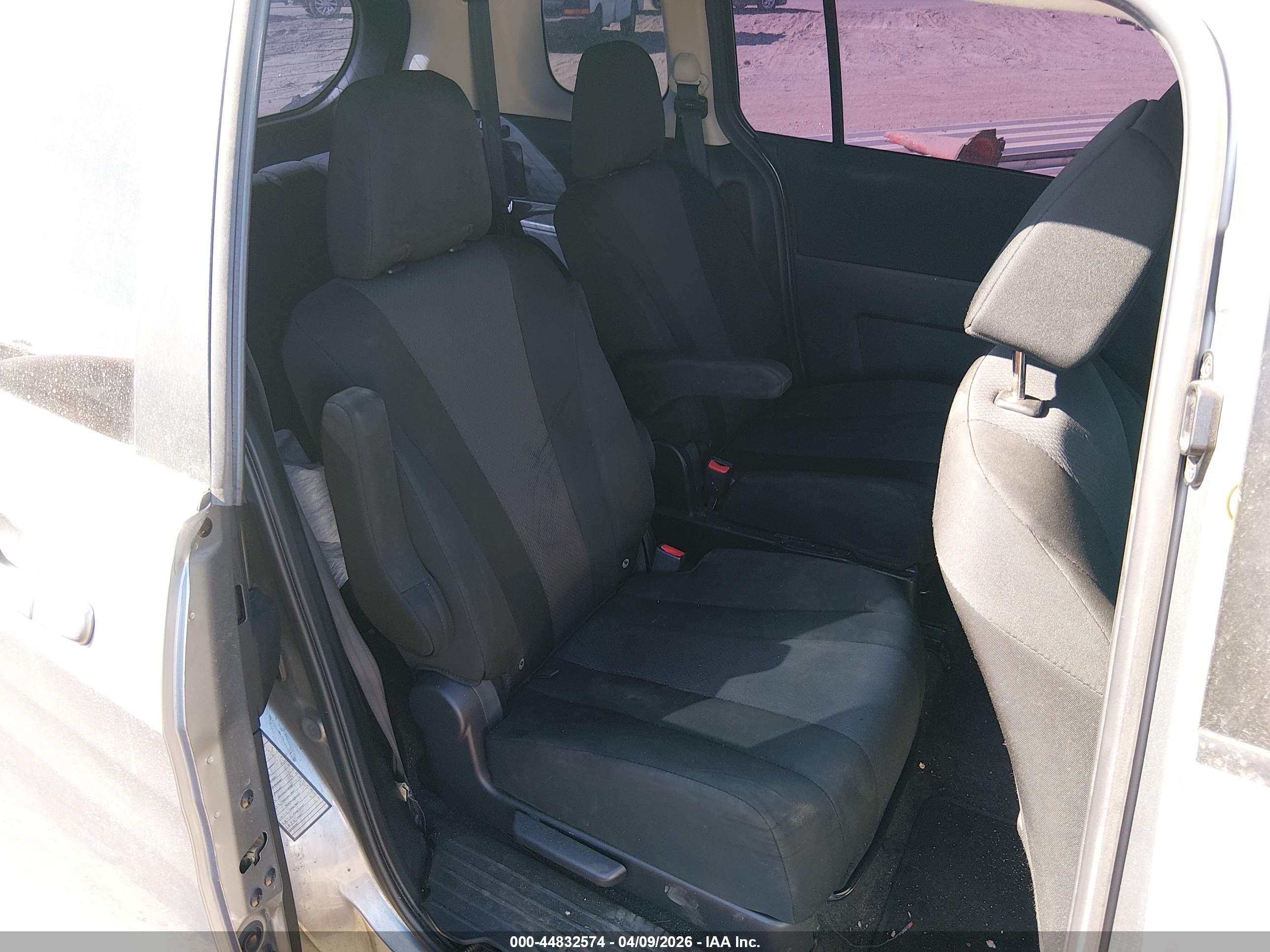 MAZDA MAZDA5 image 8
