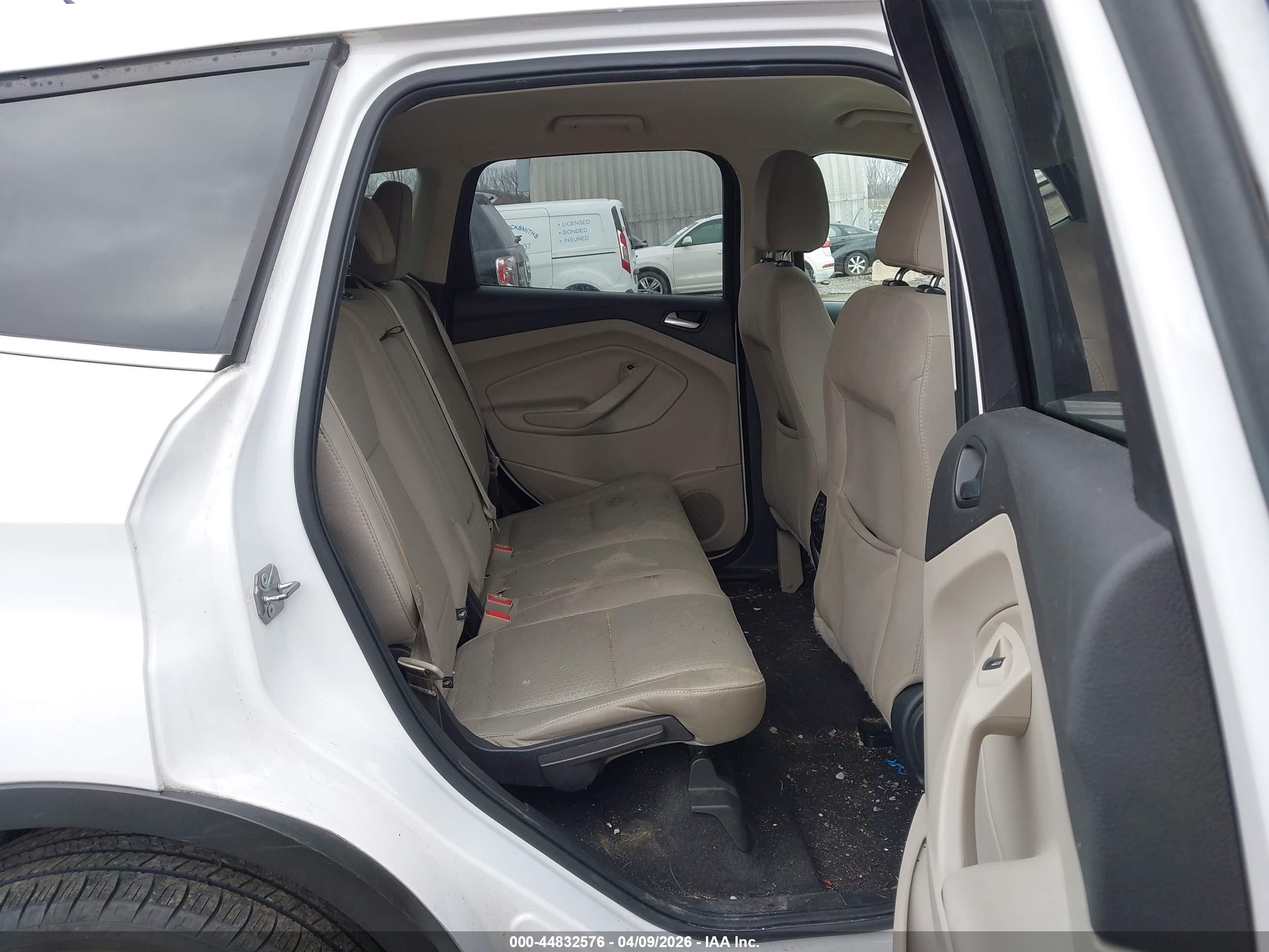 FORD ESCAPE image 8