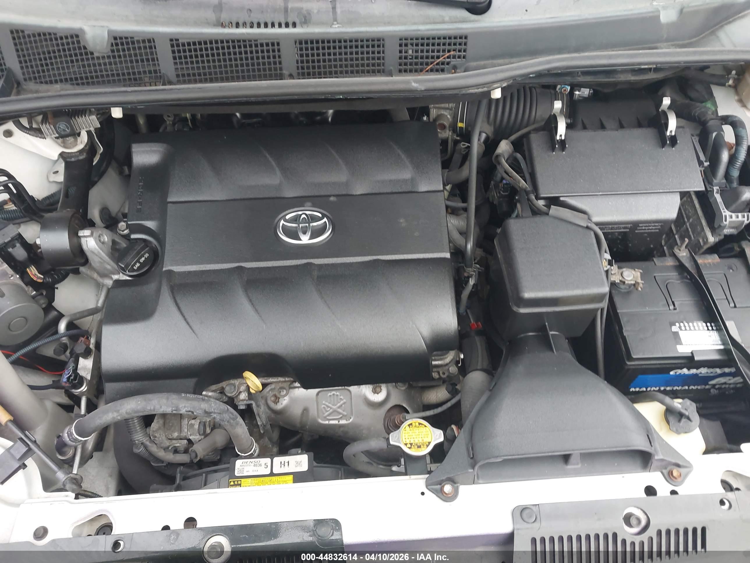 TOYOTA SIENNA image 10
