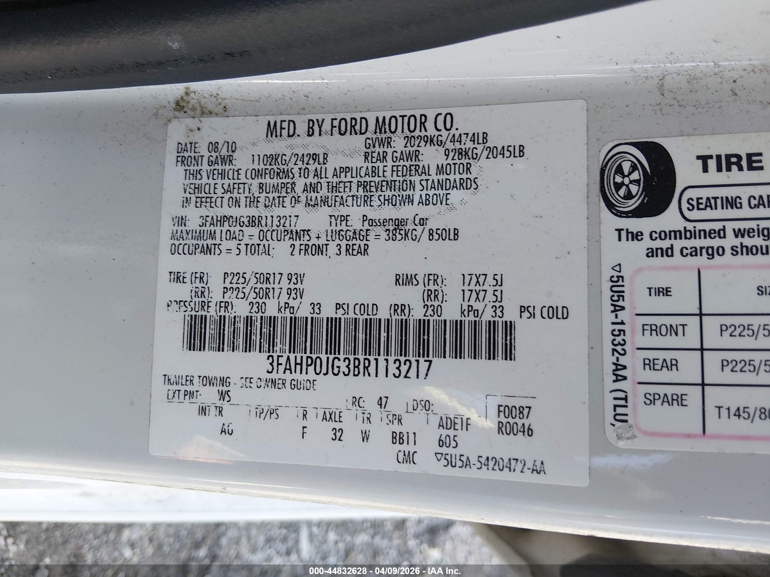 FORD FUSION image 9