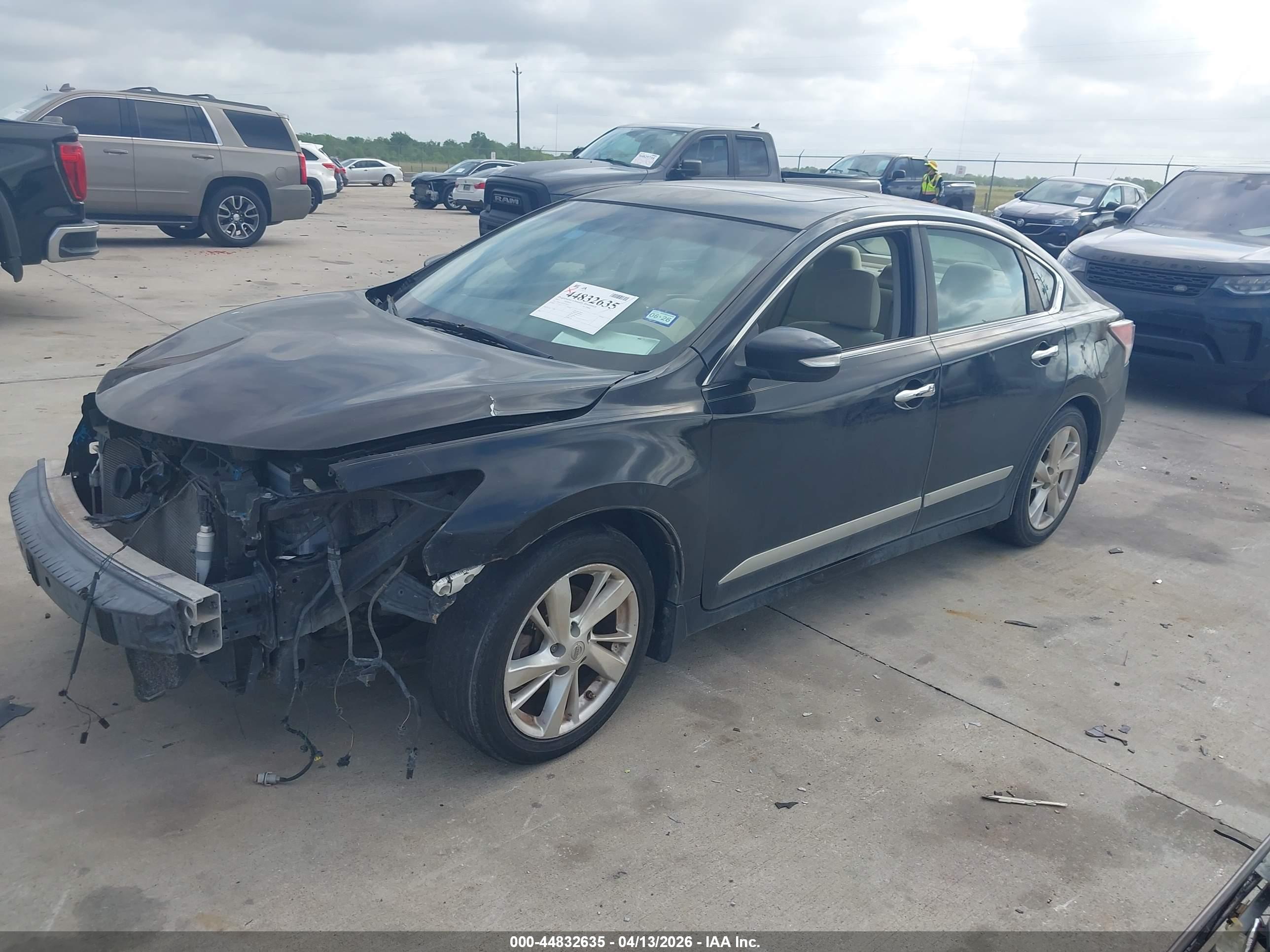 NISSAN ALTIMA image 2