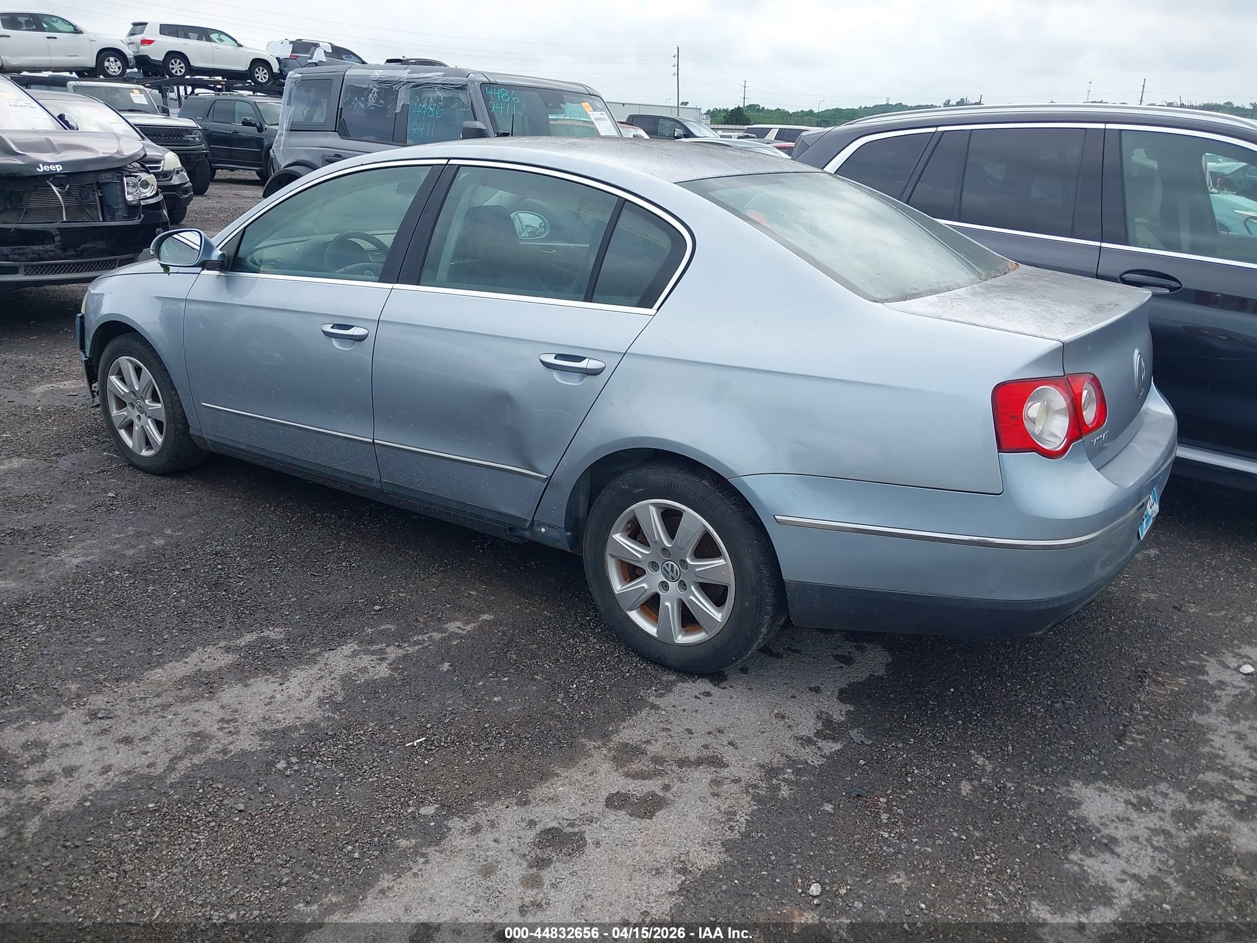 VOLKSWAGEN PASSAT image 3