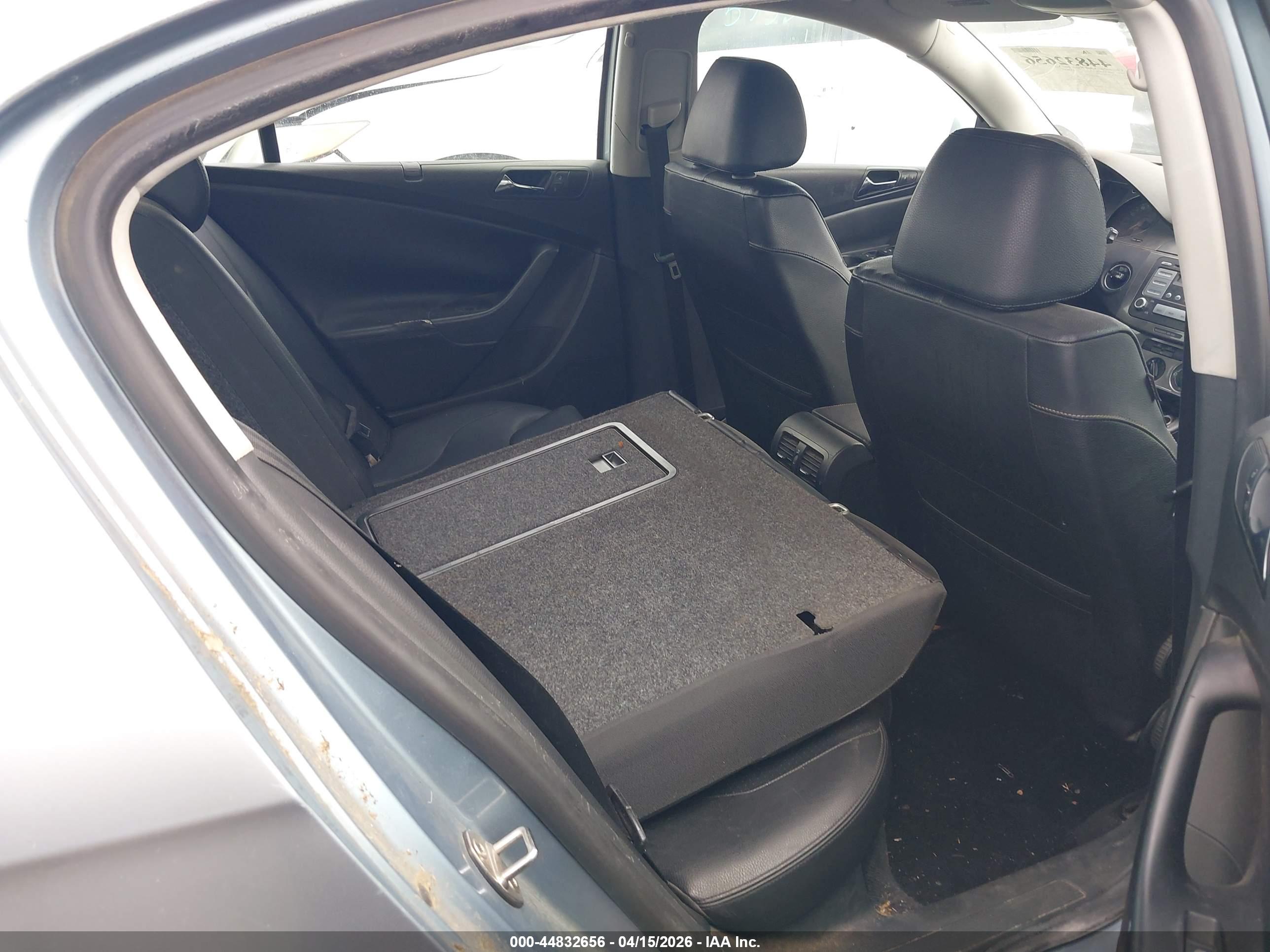VOLKSWAGEN PASSAT image 8