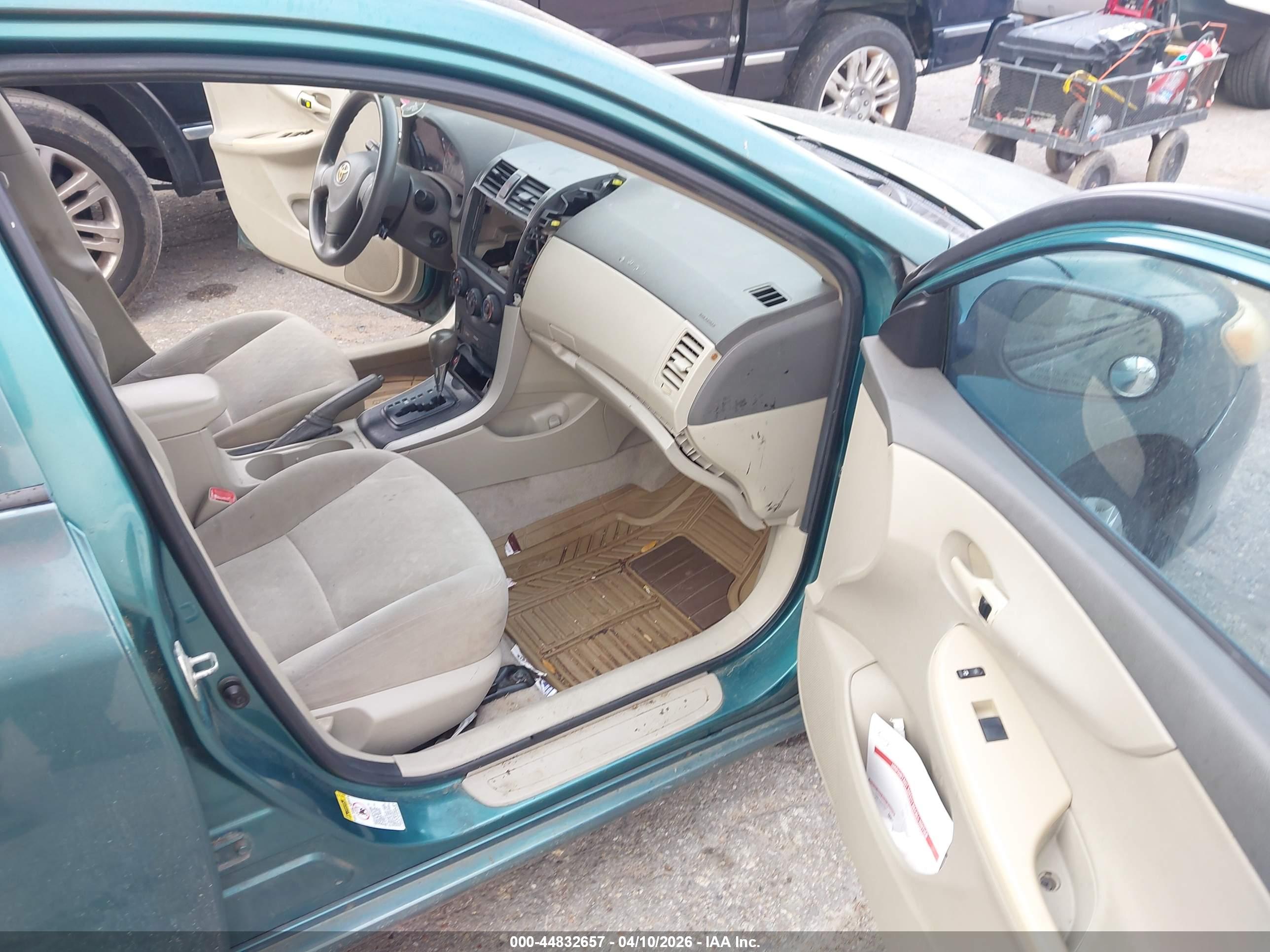 TOYOTA COROLLA image 5