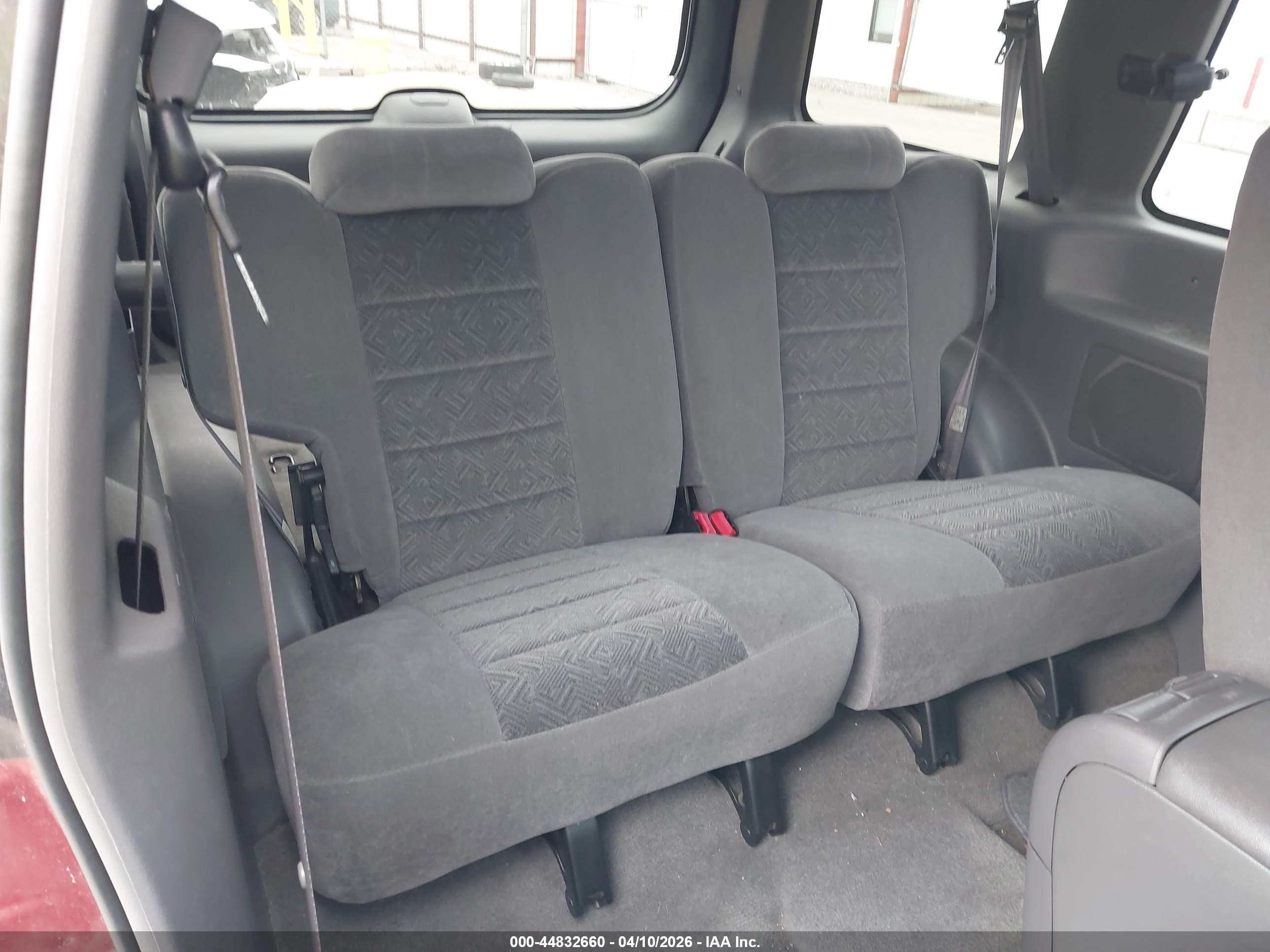 FORD EXPLORER image 8