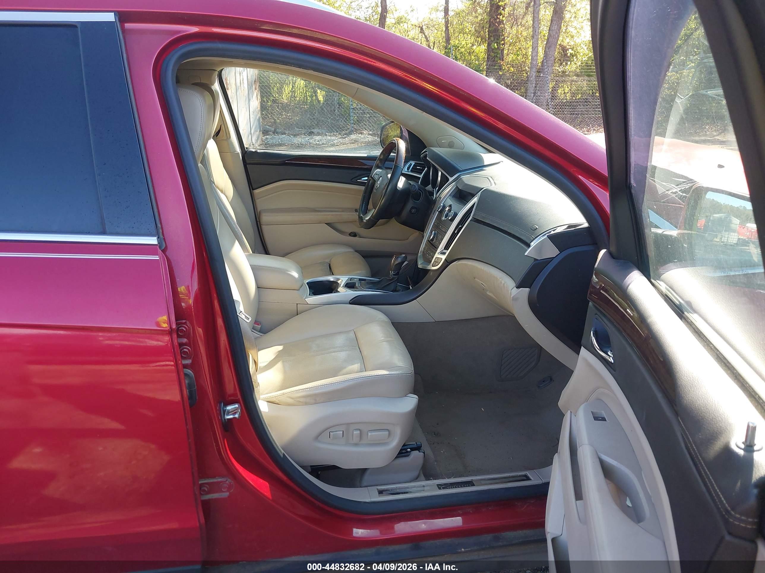 CADILLAC SRX image 5