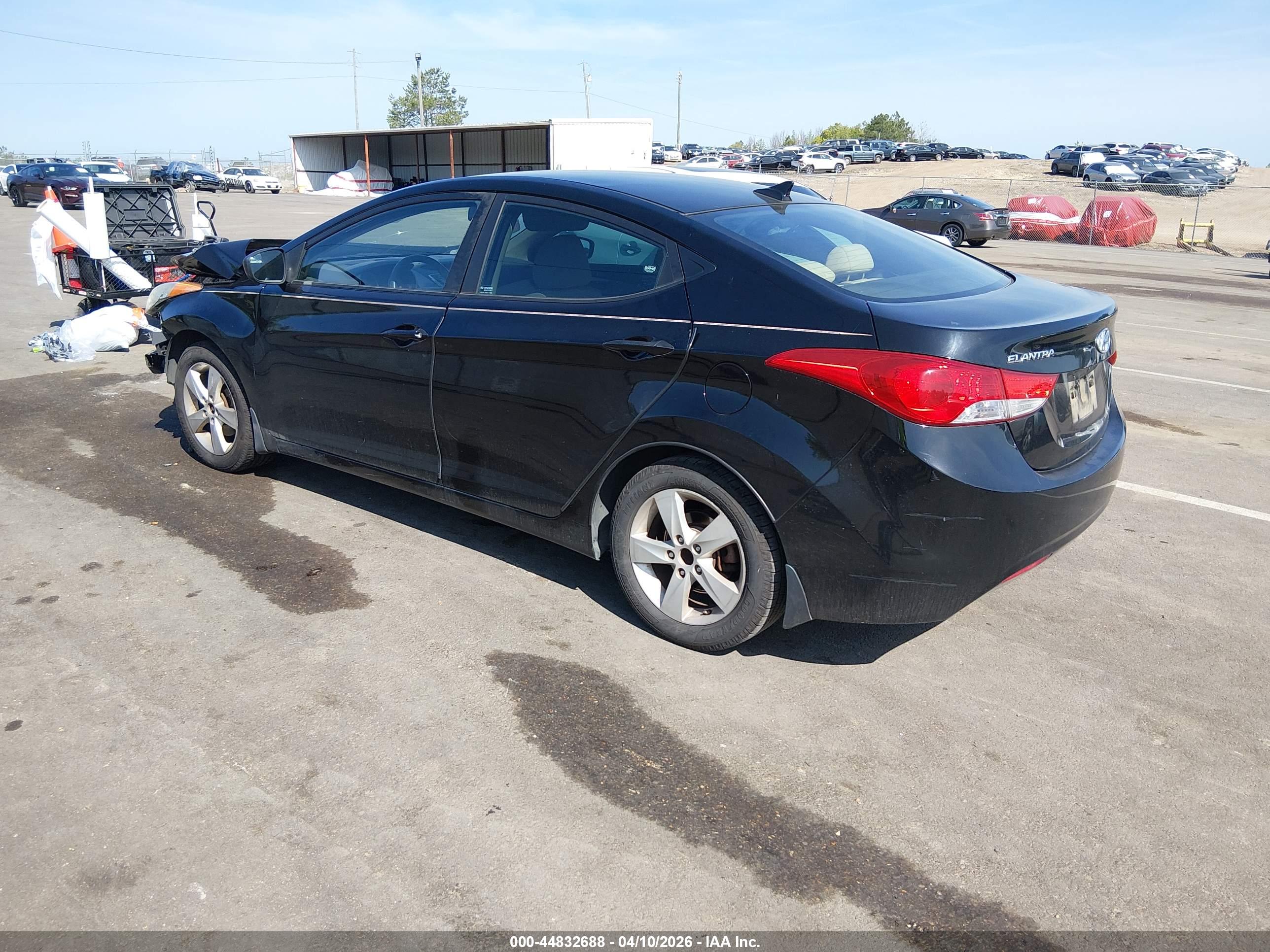 HYUNDAI ELANTRA image 3