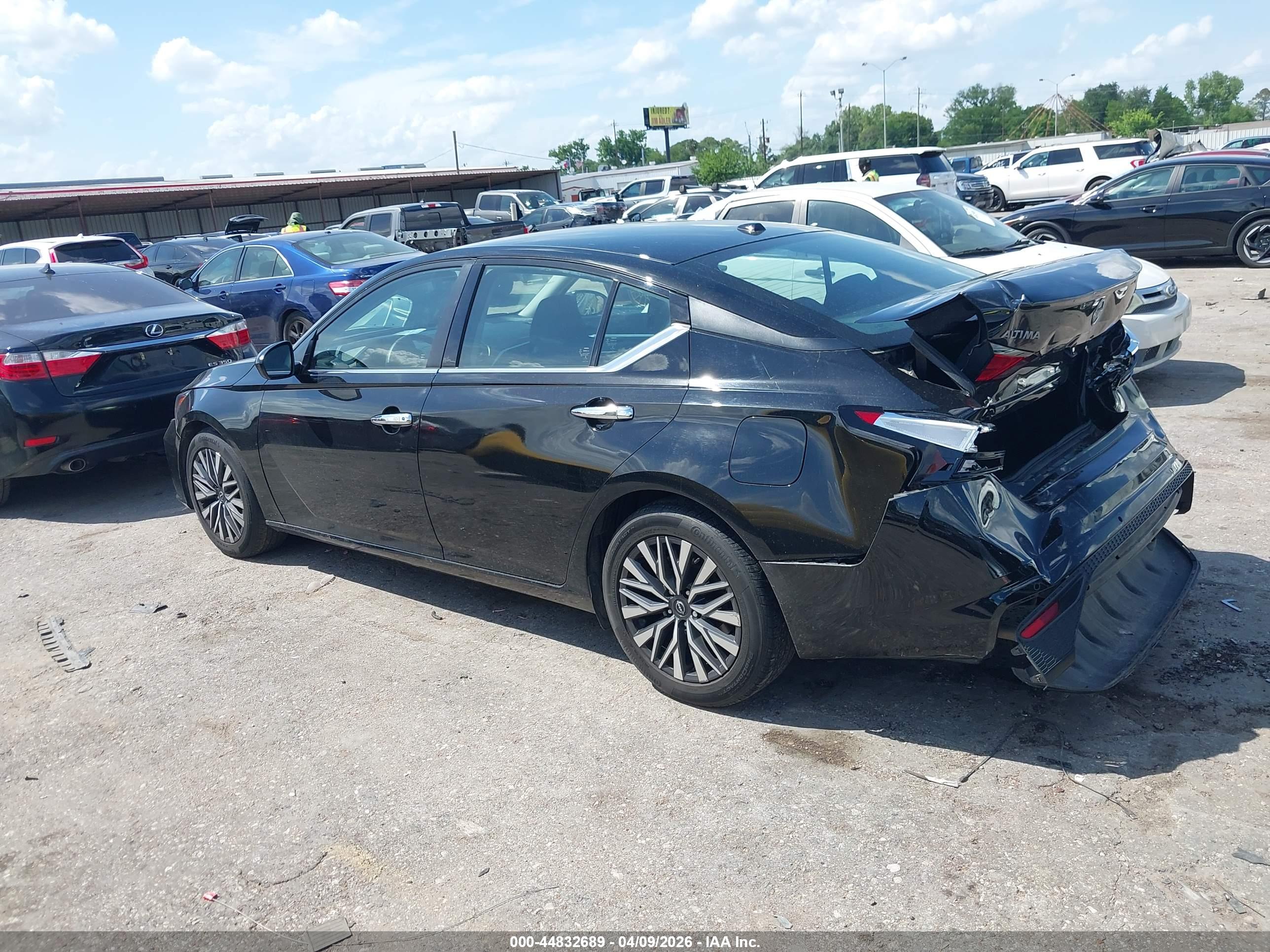NISSAN ALTIMA image 3