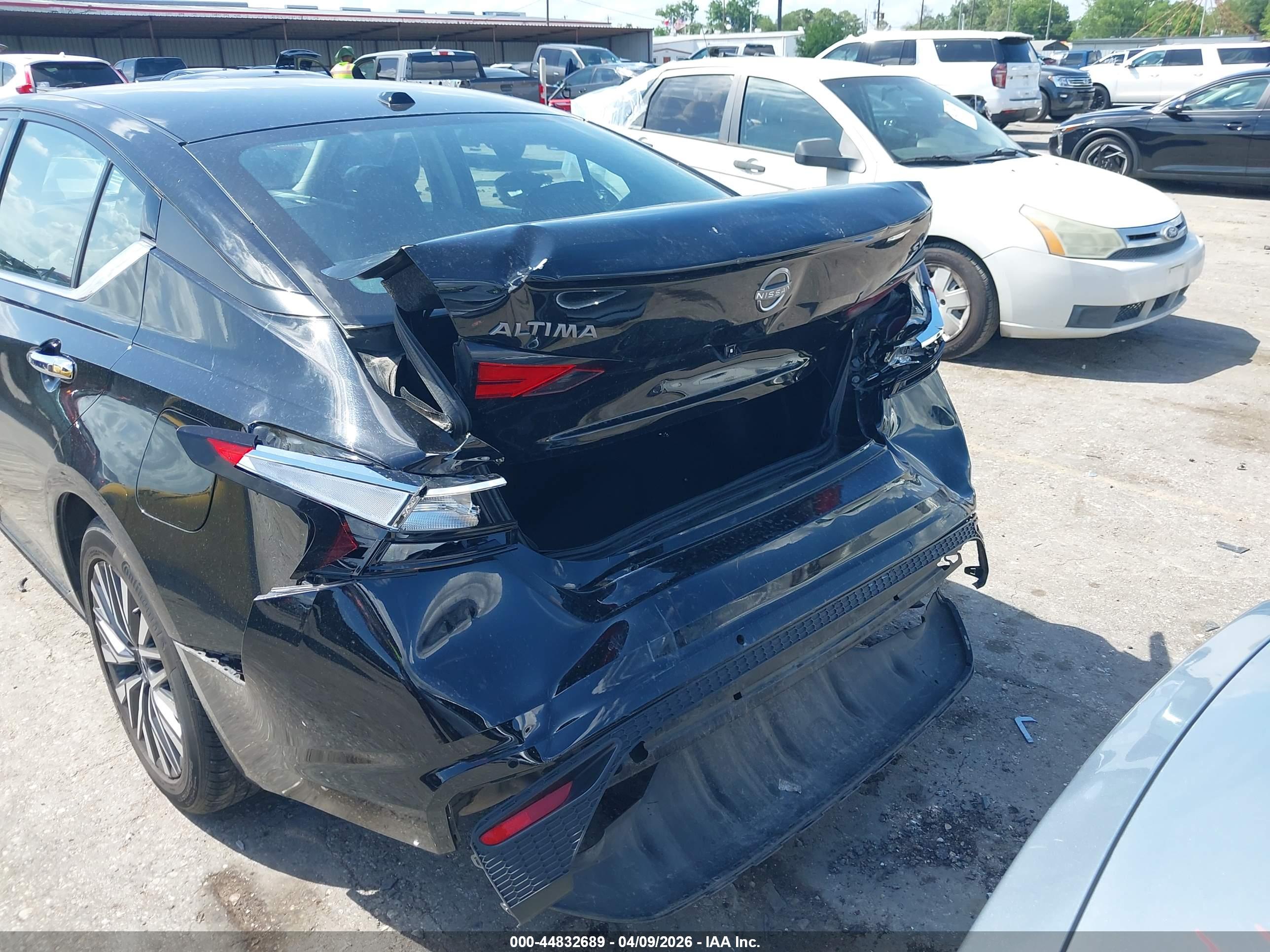NISSAN ALTIMA image 6