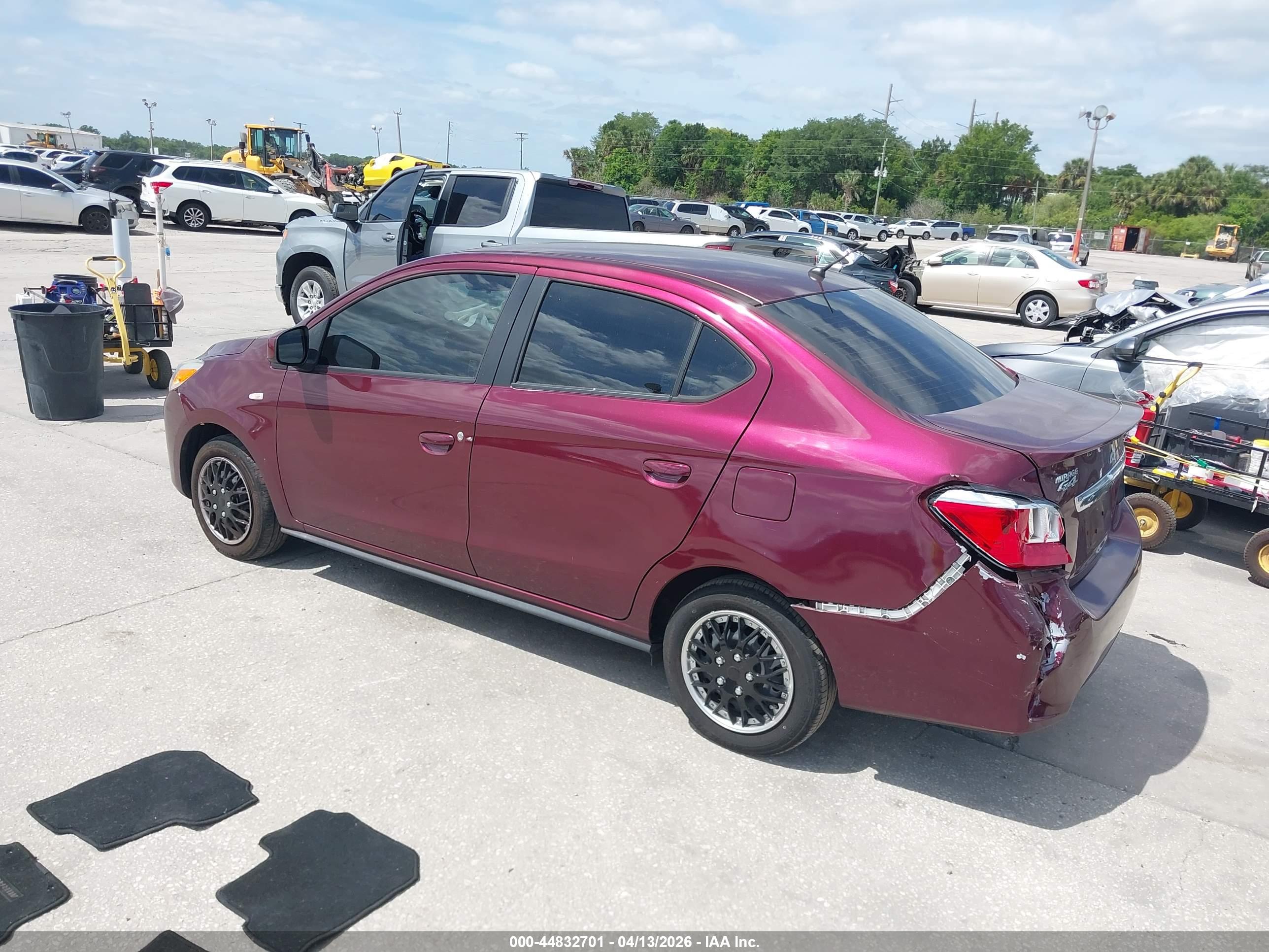 MITSUBISHI MIRAGE image 3