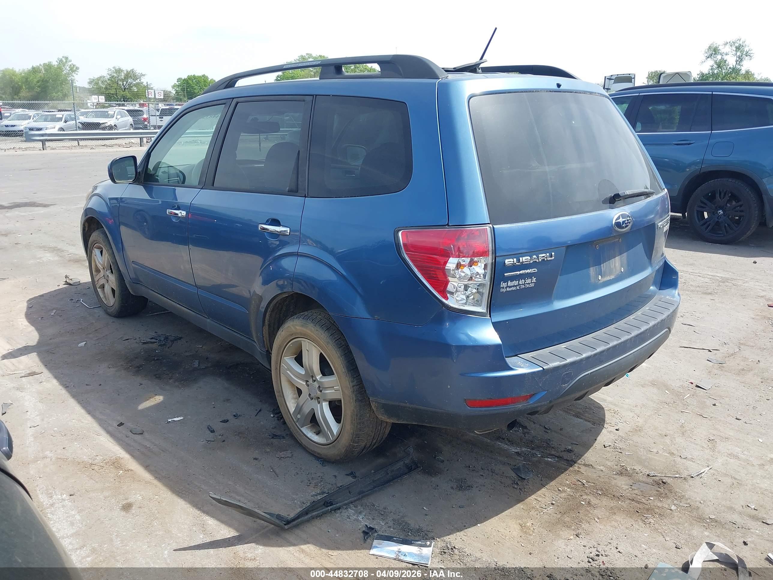SUBARU FORESTER image 3