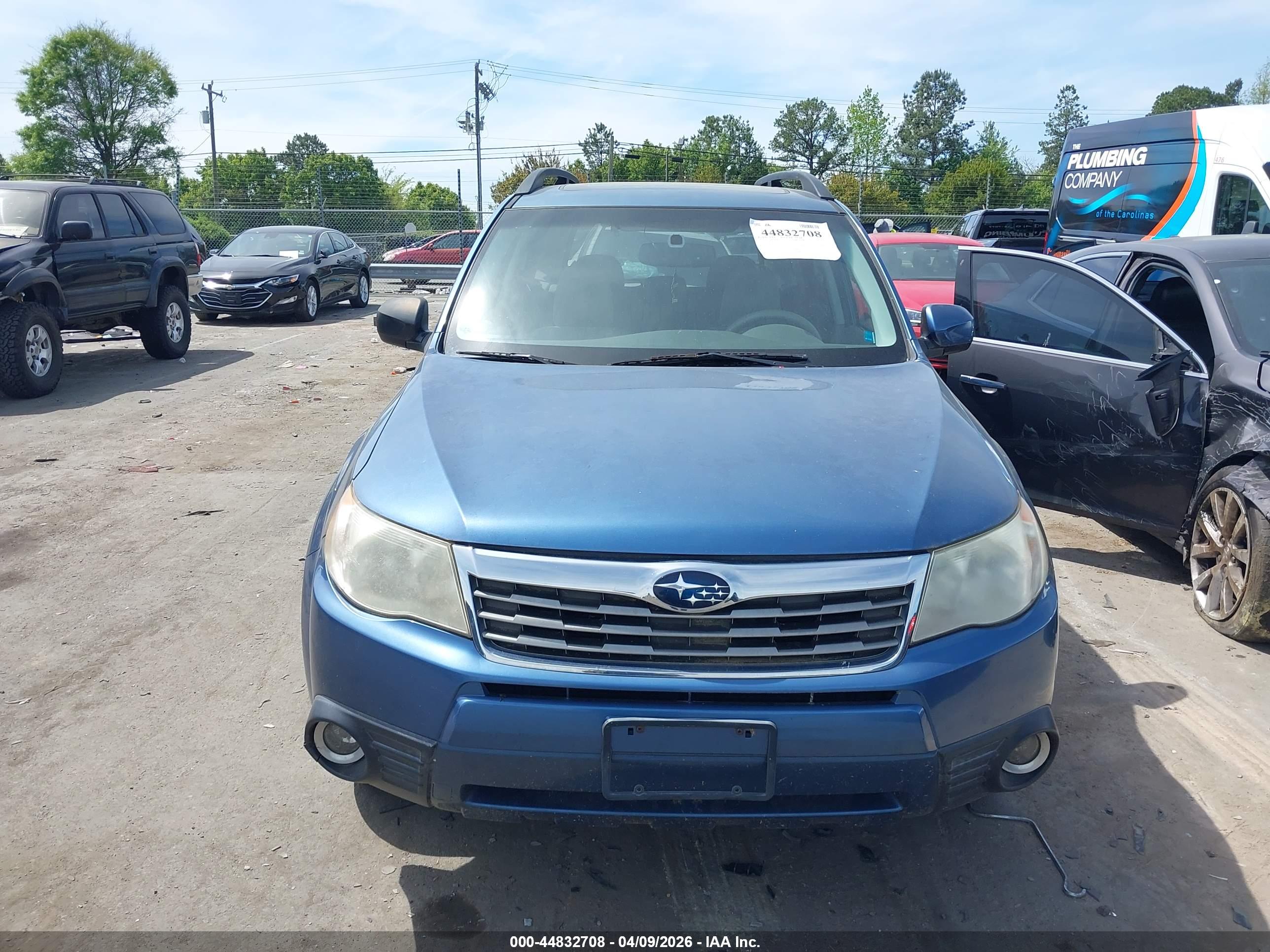 SUBARU FORESTER image 6