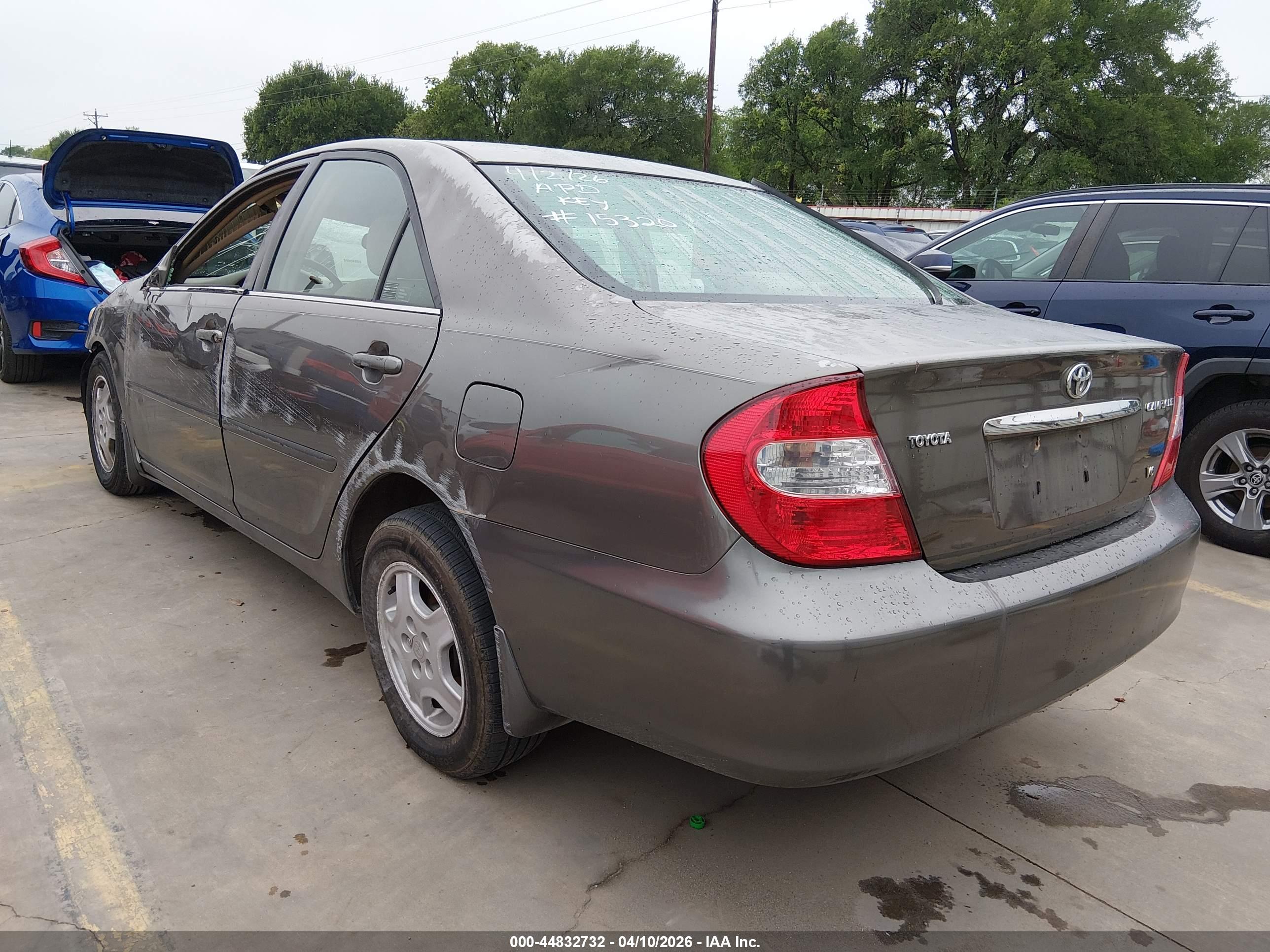TOYOTA CAMRY image 3