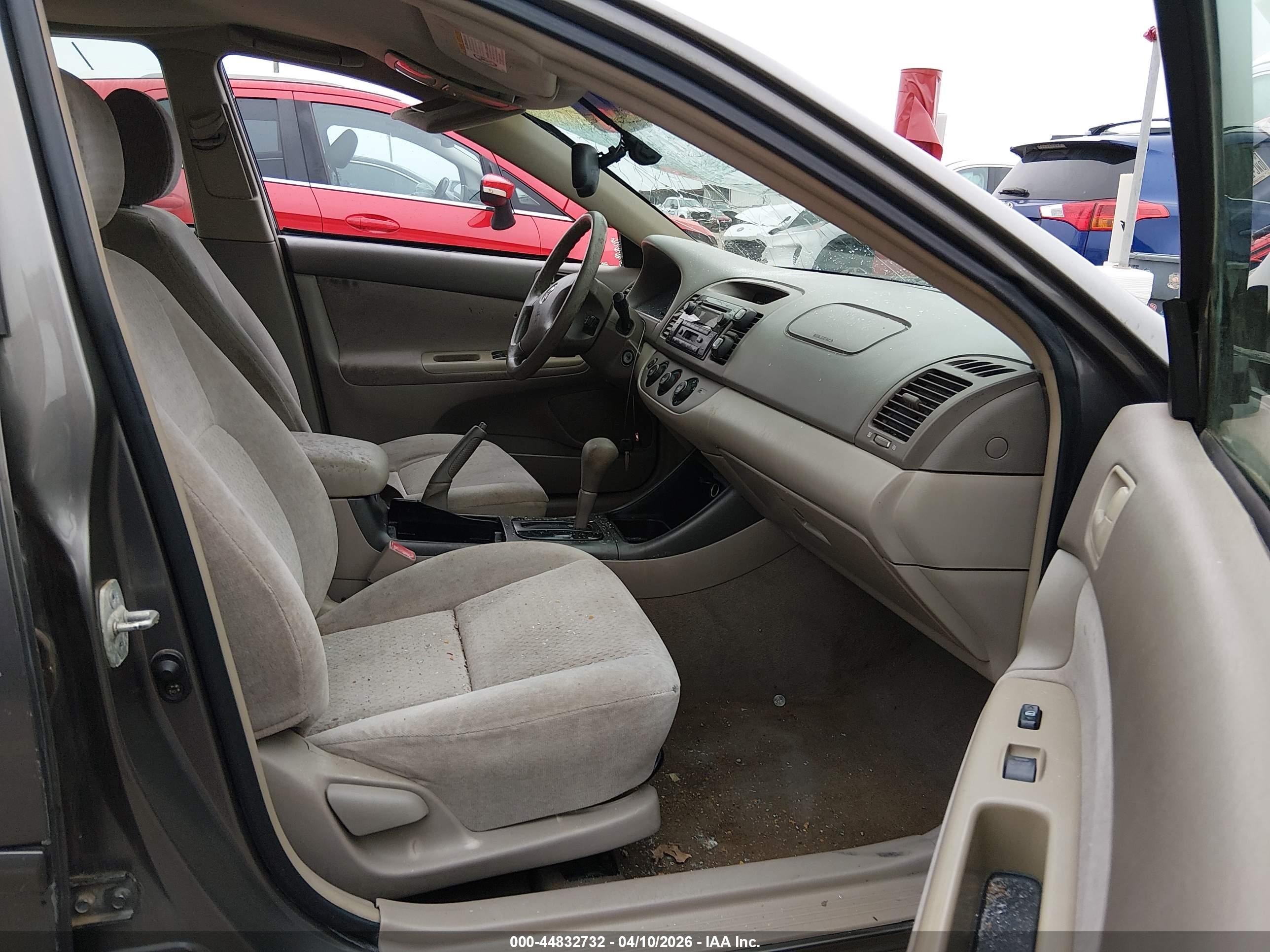 TOYOTA CAMRY image 5