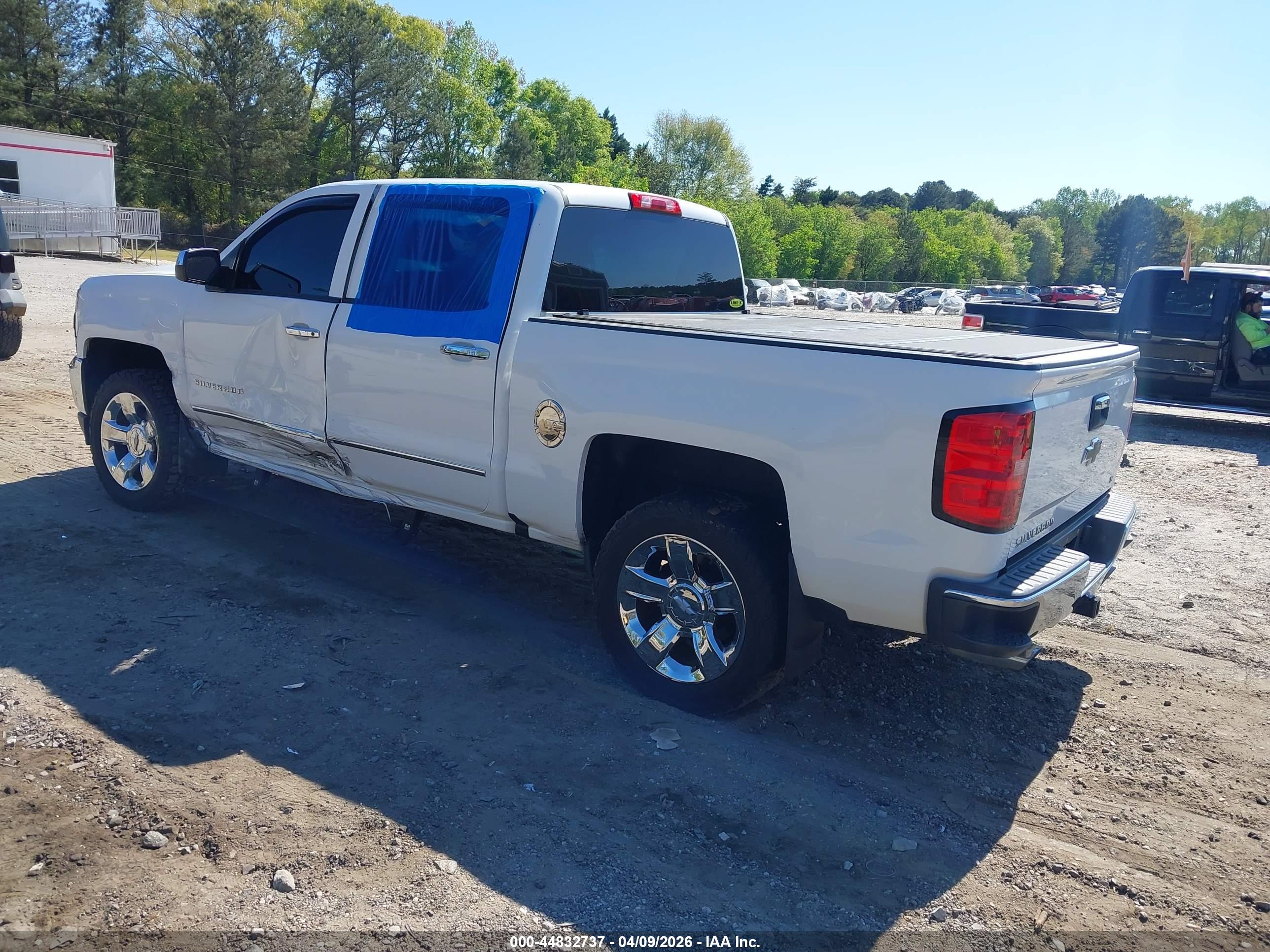 CHEVROLET SILVERADO image 3